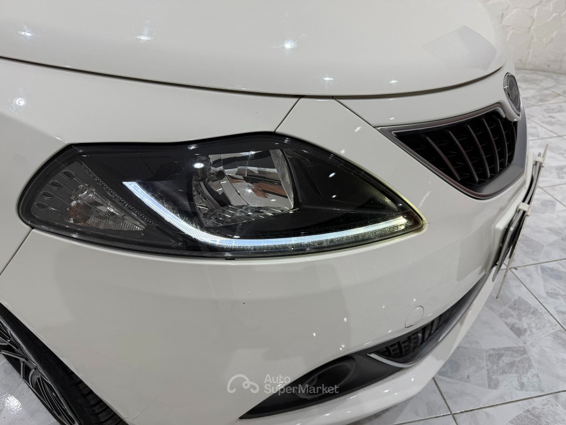Lancia Ypsilon