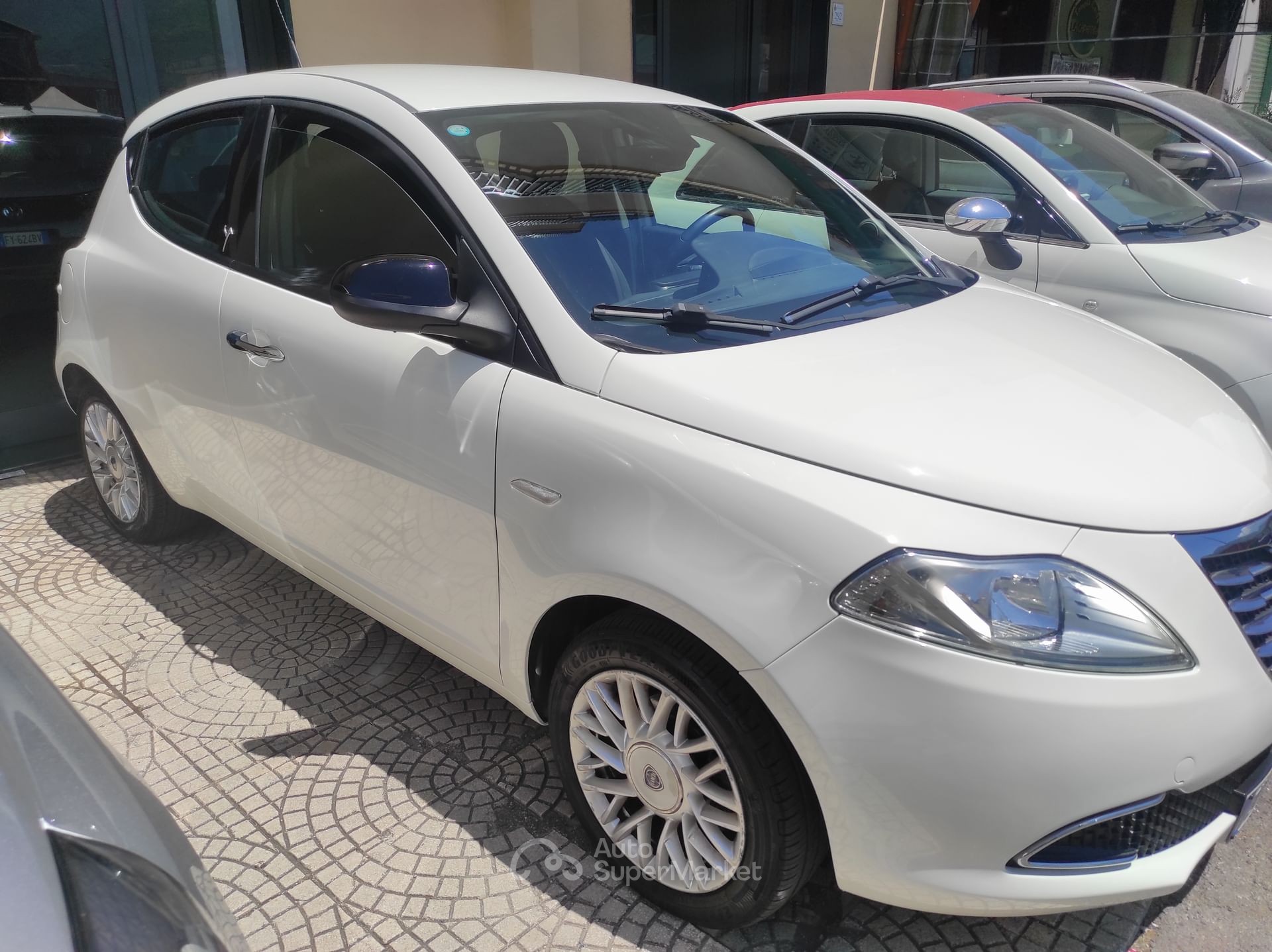 Lancia Ypsilon