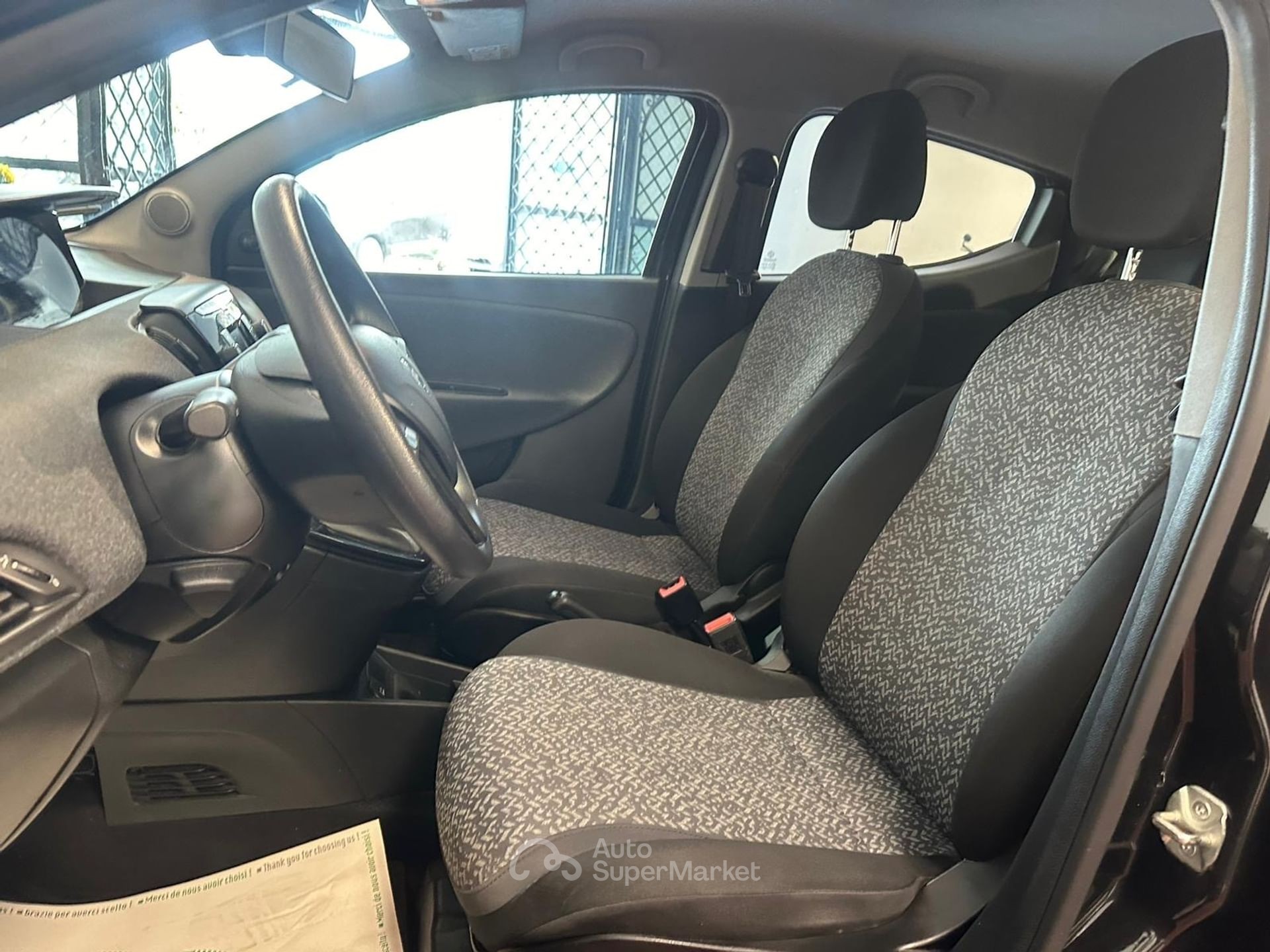 Lancia Ypsilon