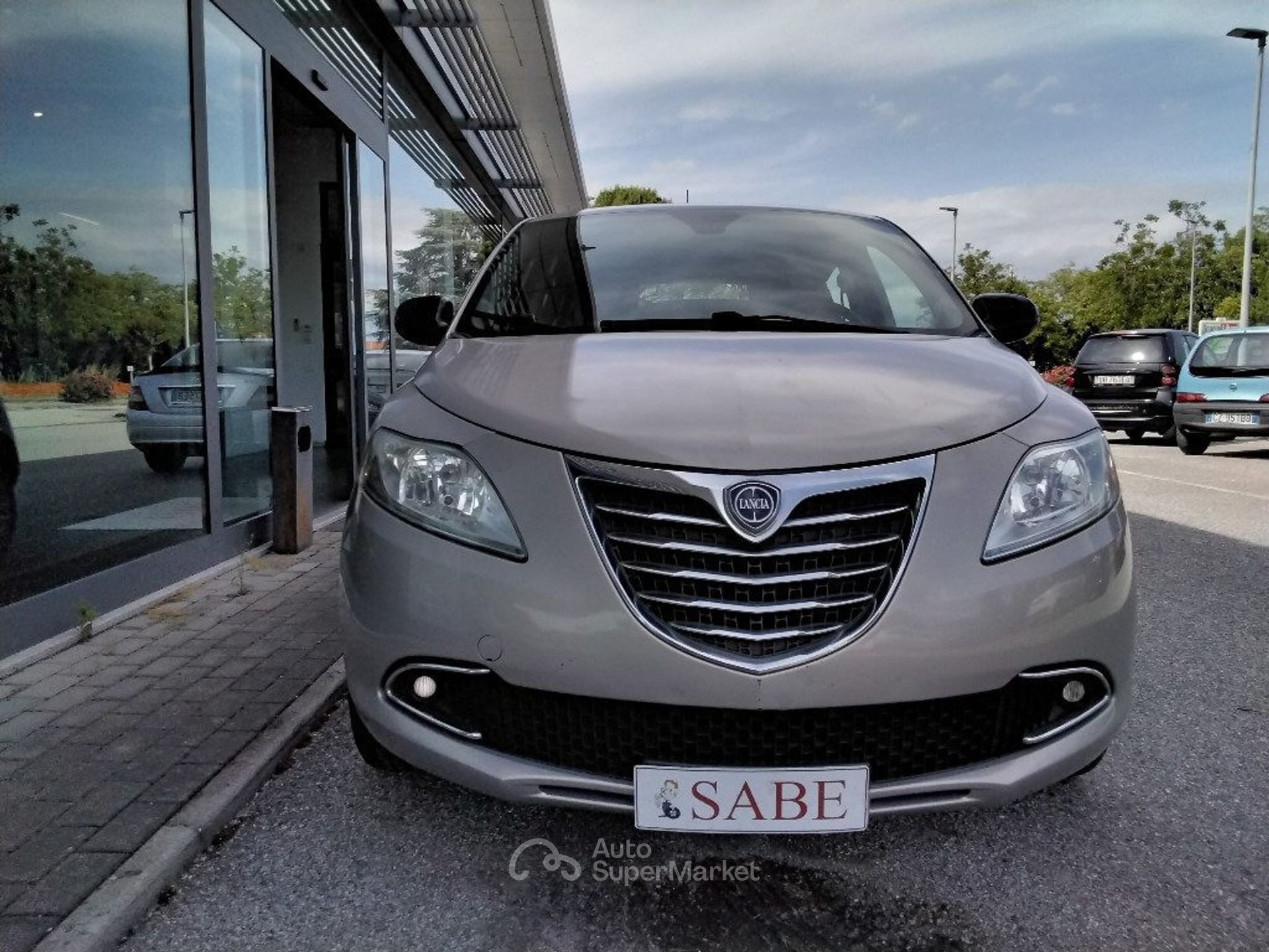 Lancia Ypsilon