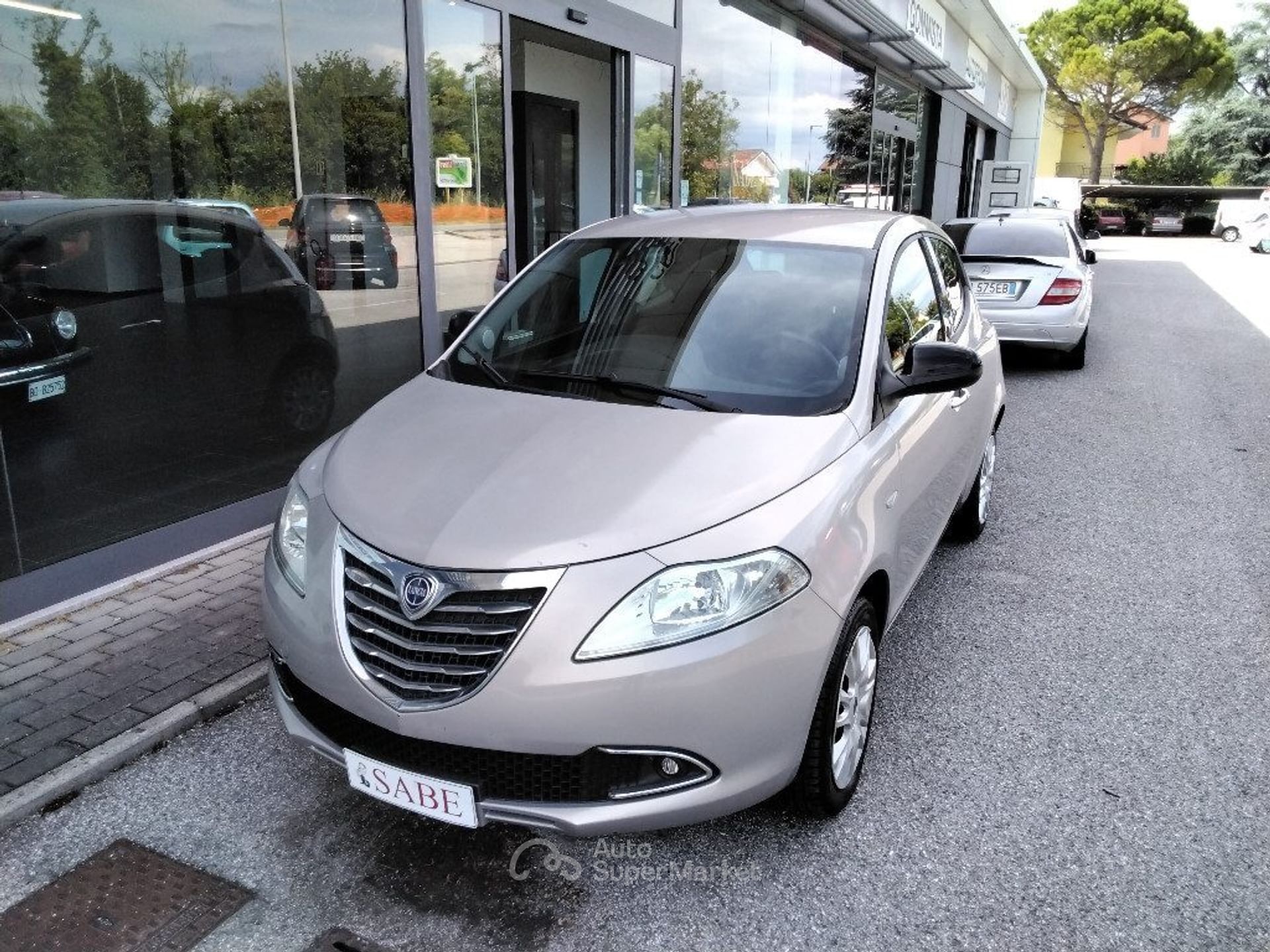 Lancia Ypsilon