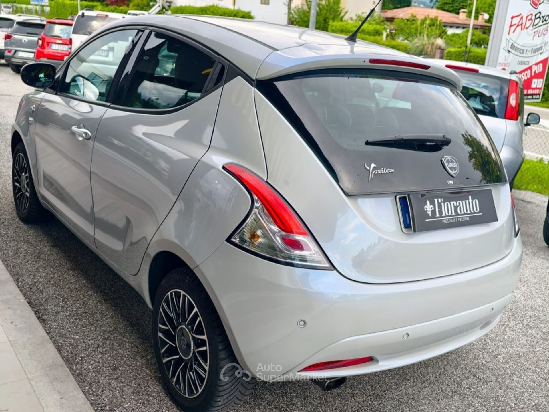 Lancia Ypsilon