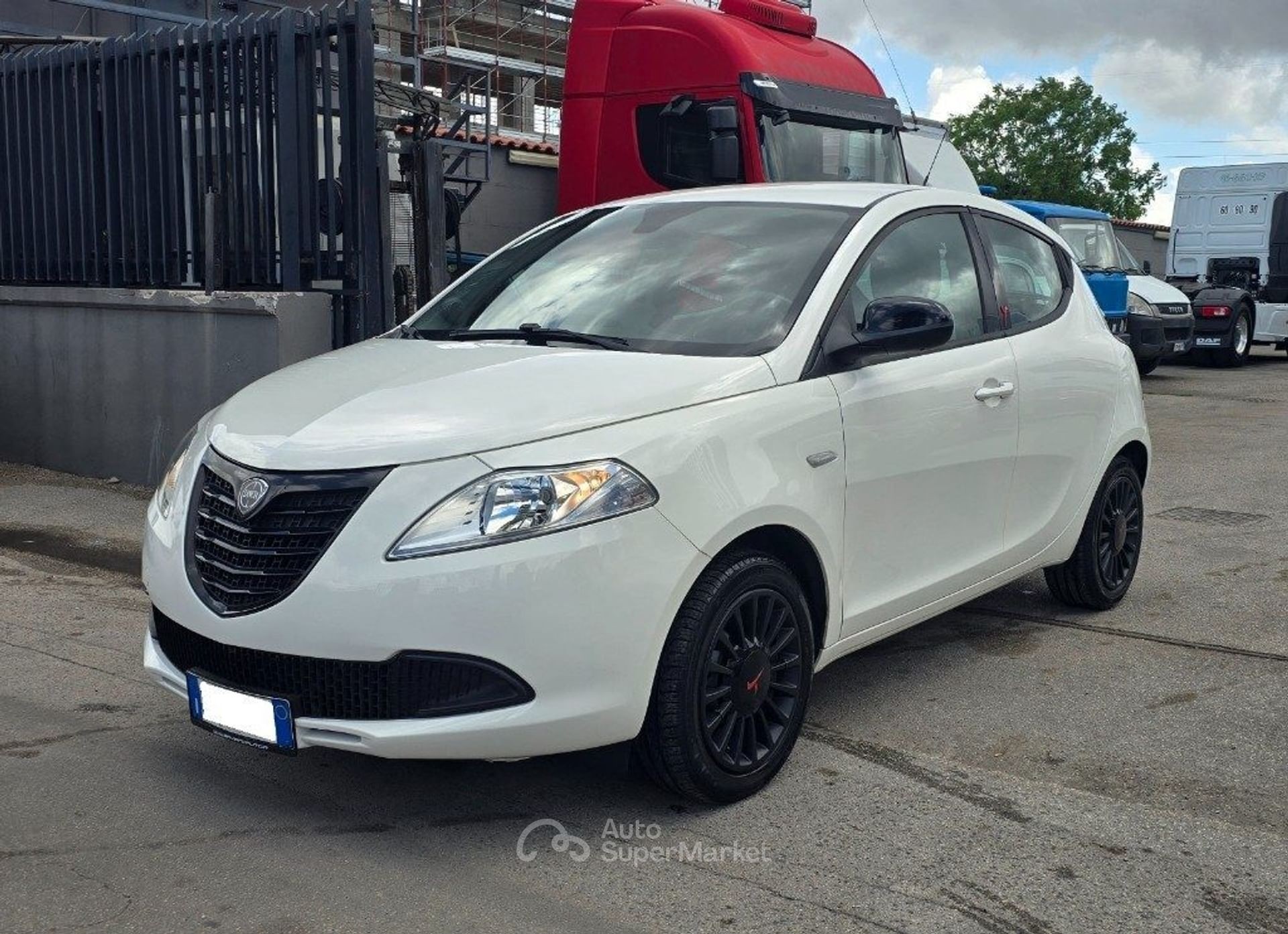 Lancia Ypsilon