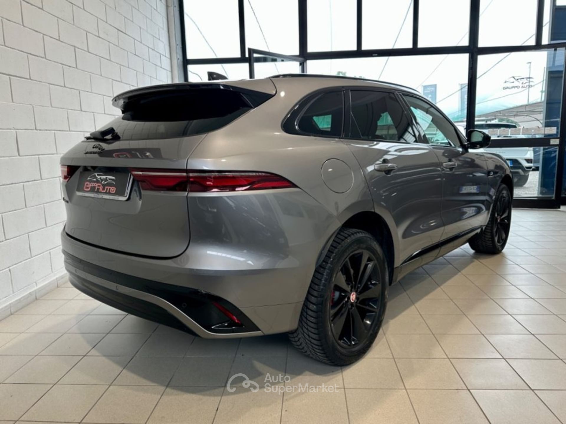 Jaguar F-Pace