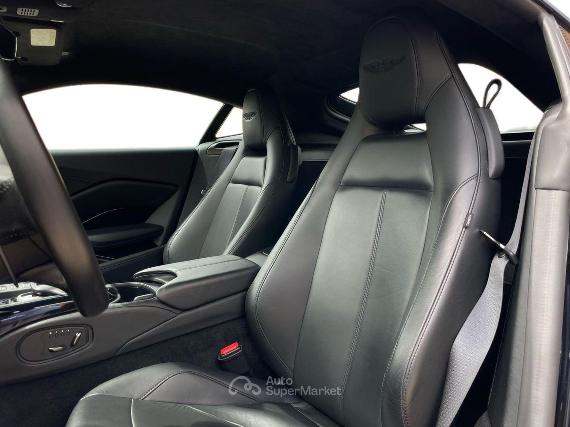 Aston Martin Vantage