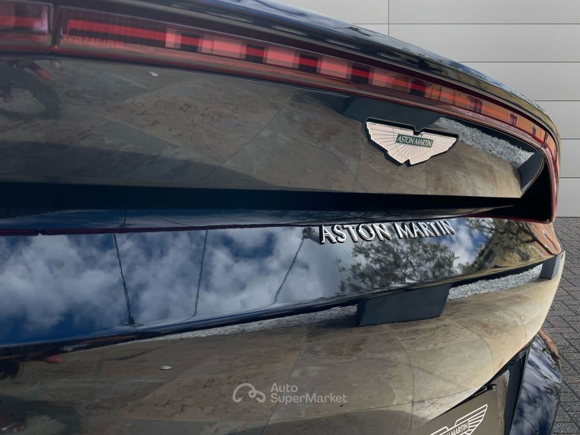 Aston Martin Vantage