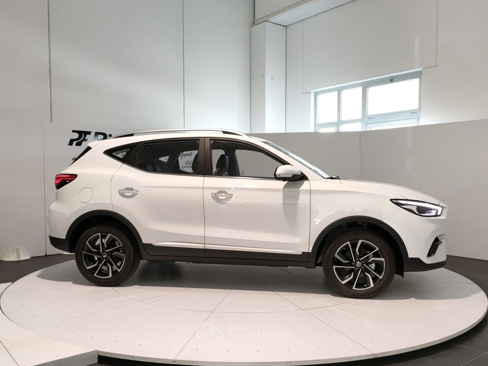 MG ZS