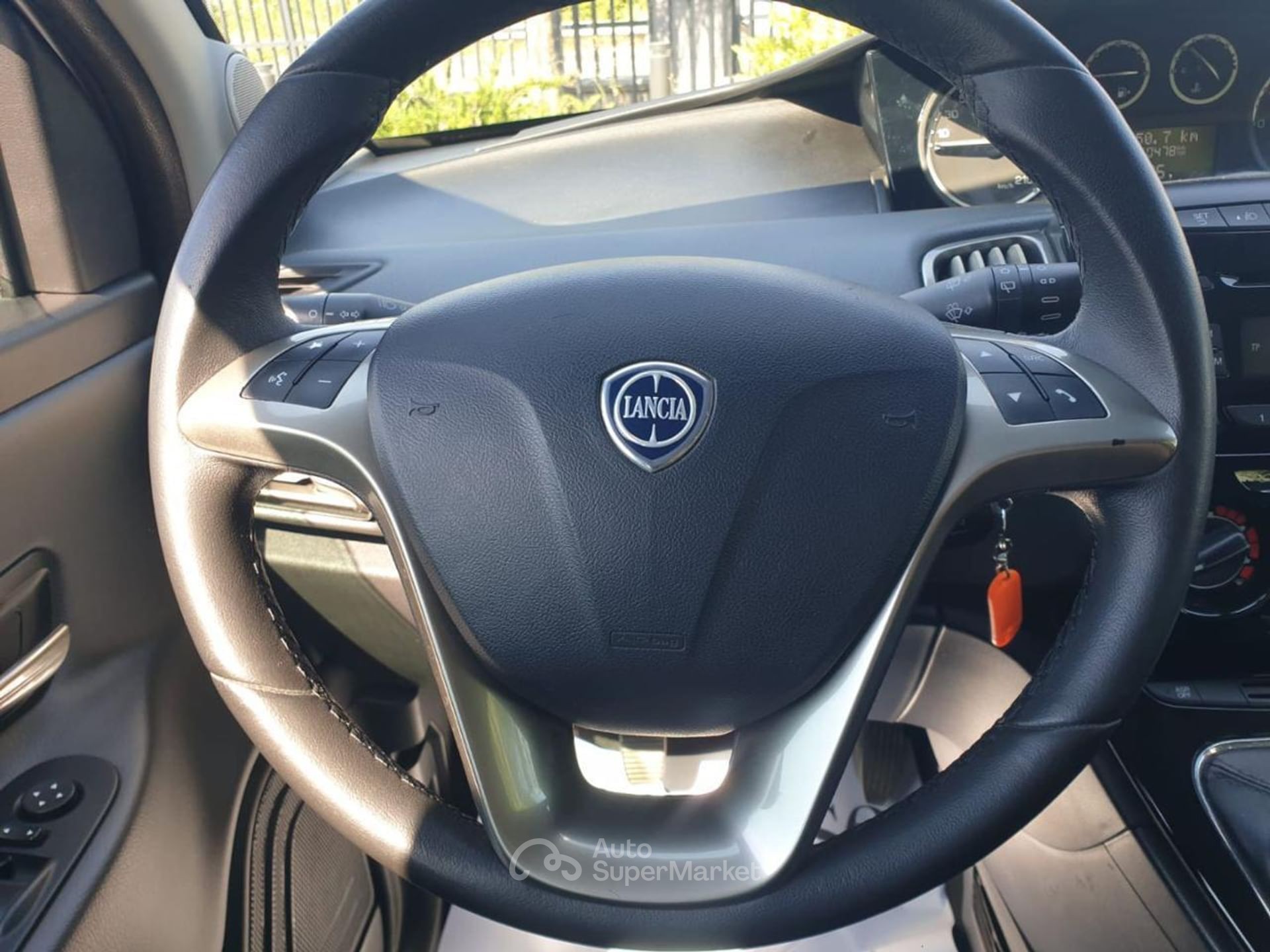 Lancia Ypsilon