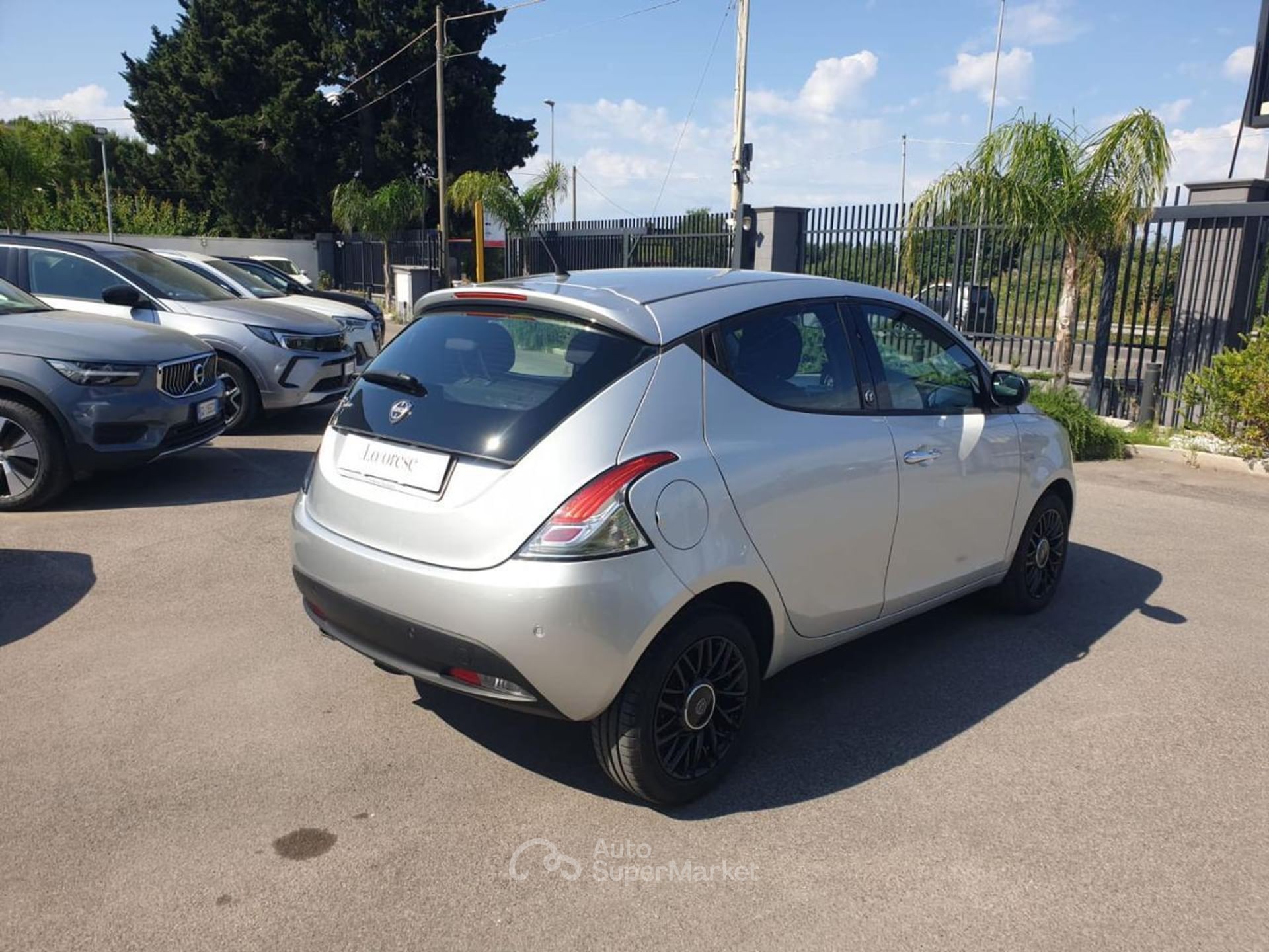 Lancia Ypsilon