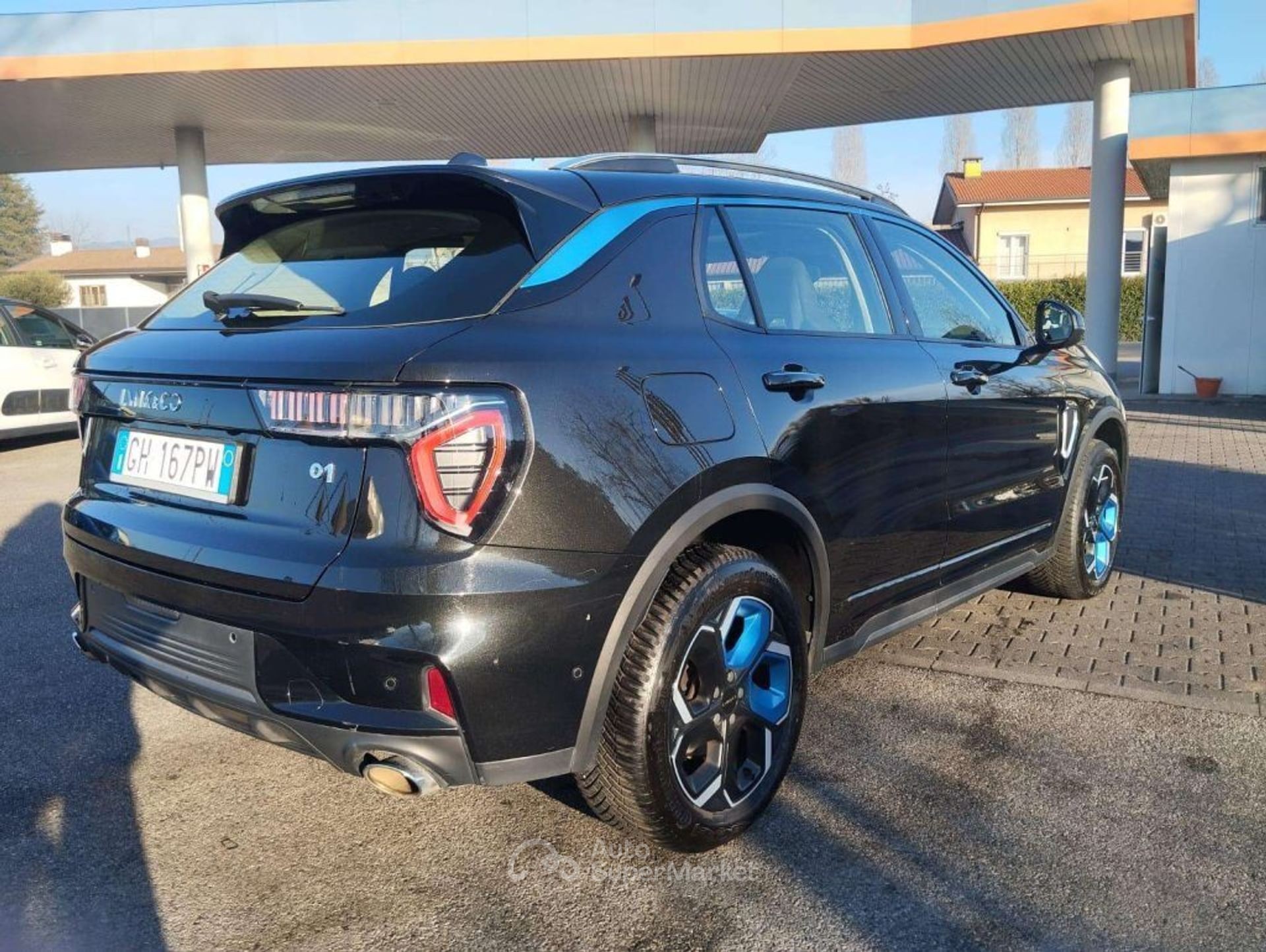 Lynk & Co 01