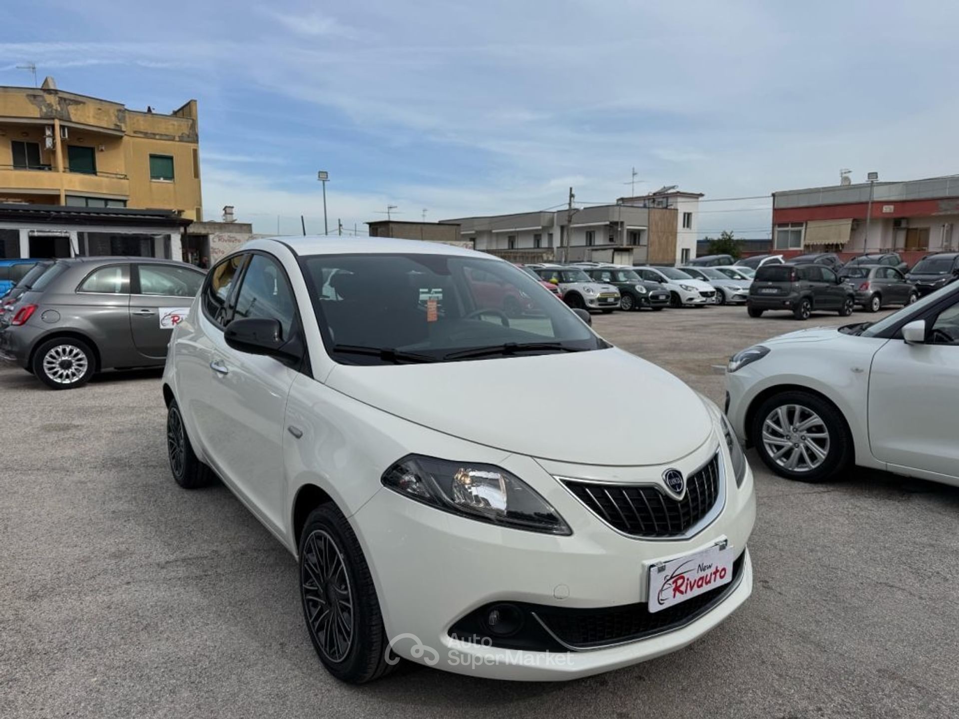 Lancia Ypsilon