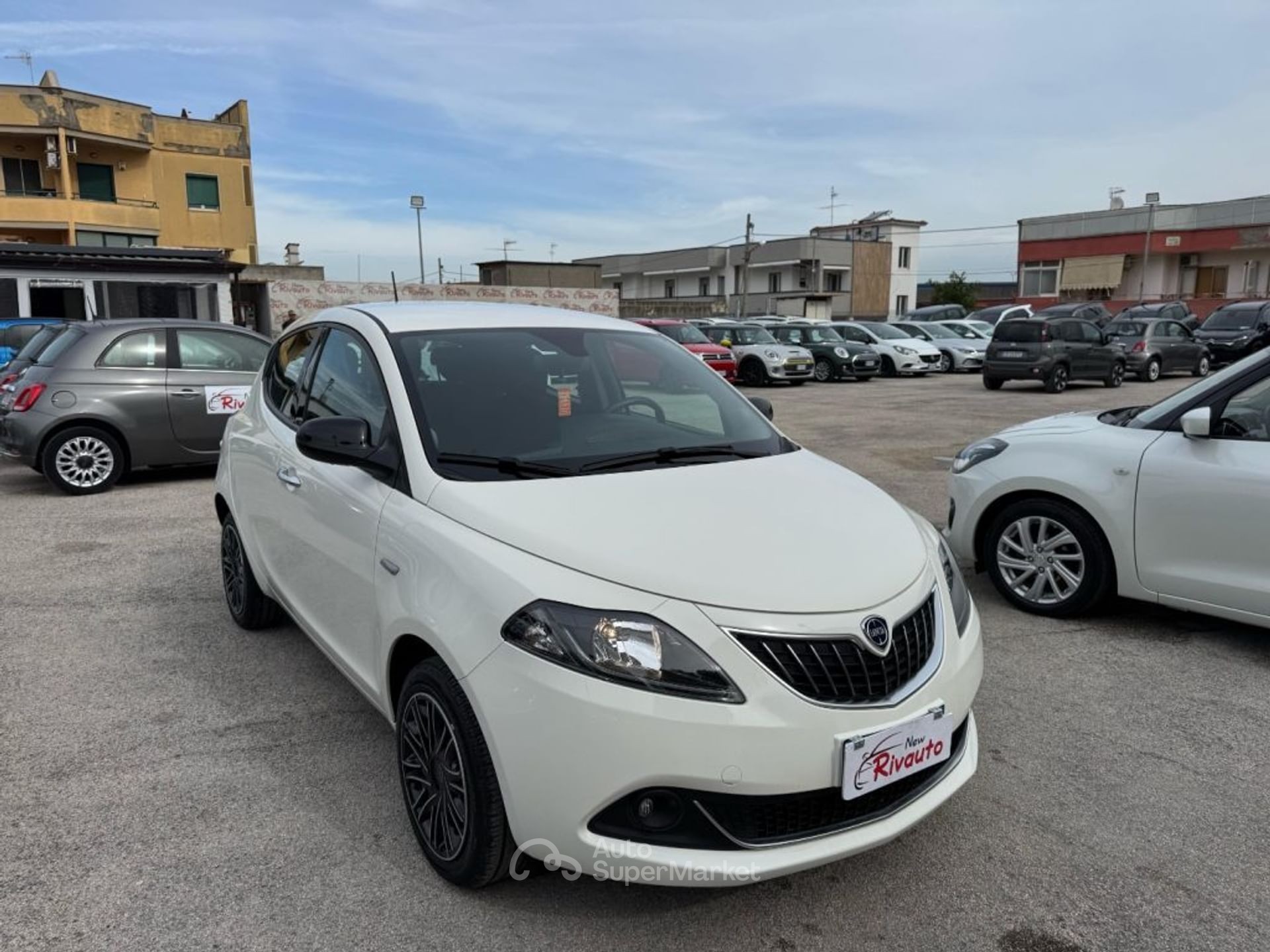 Lancia Ypsilon