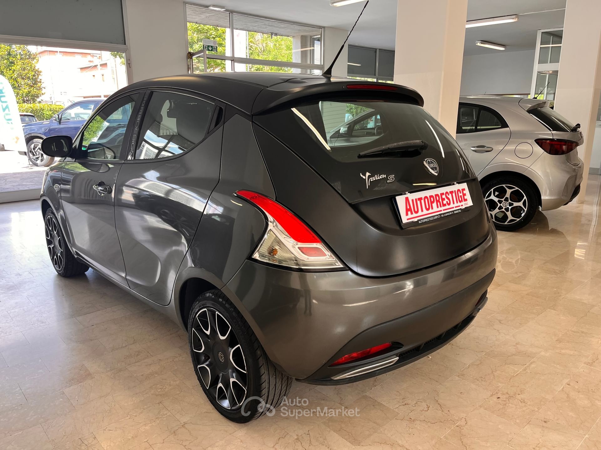 Lancia Ypsilon