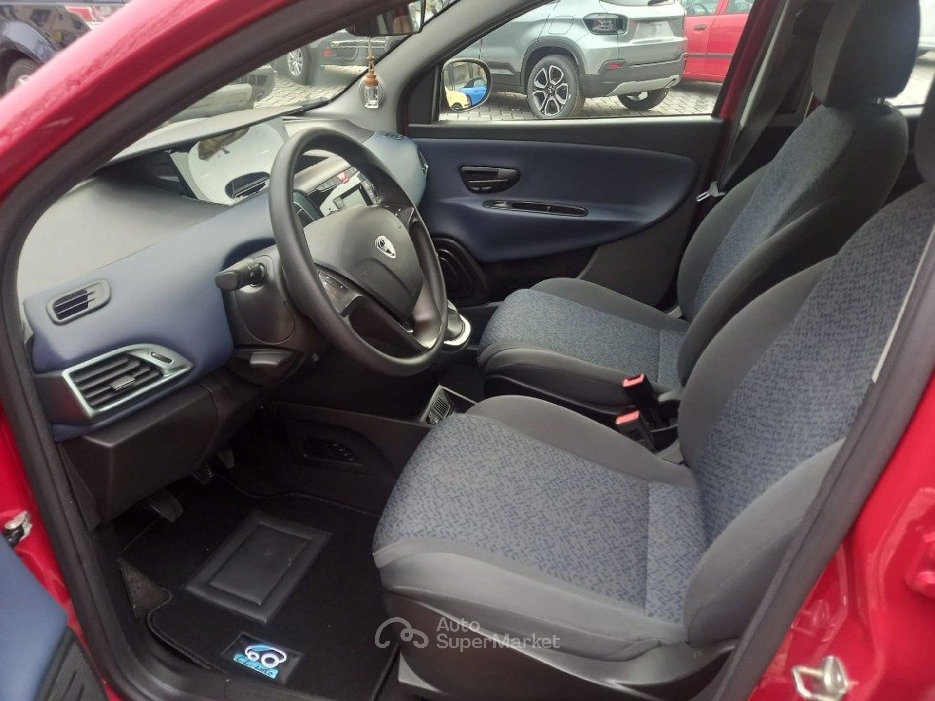 Lancia Ypsilon