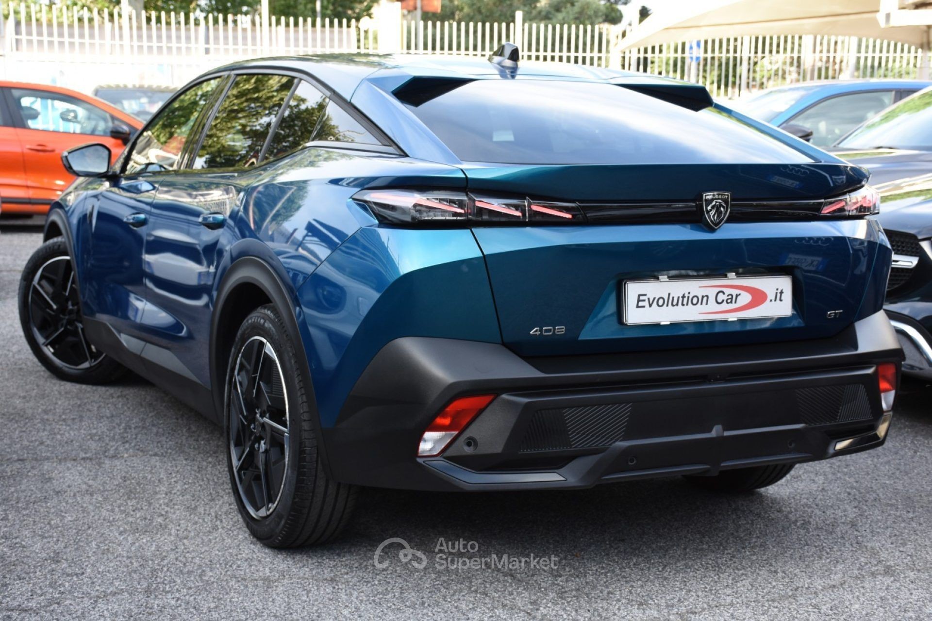 Peugeot 408