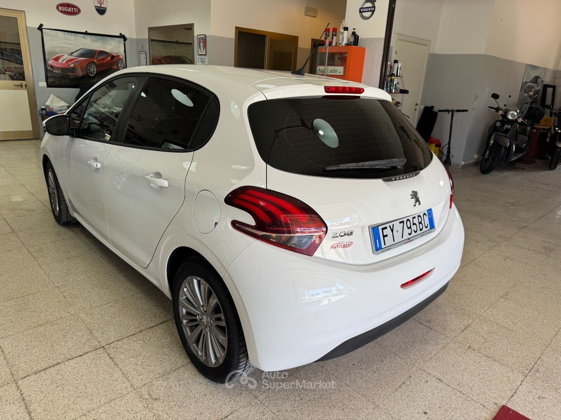Peugeot 208
