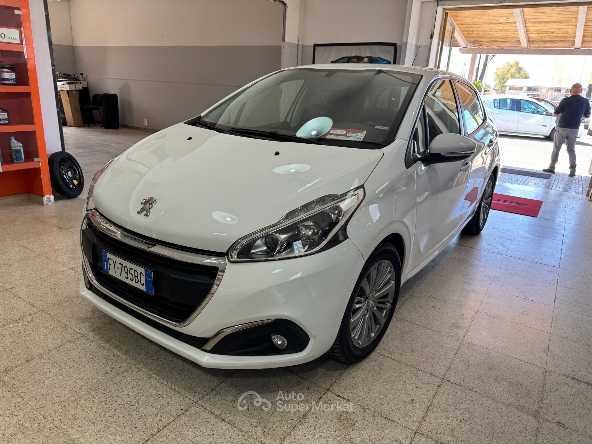 Peugeot 208