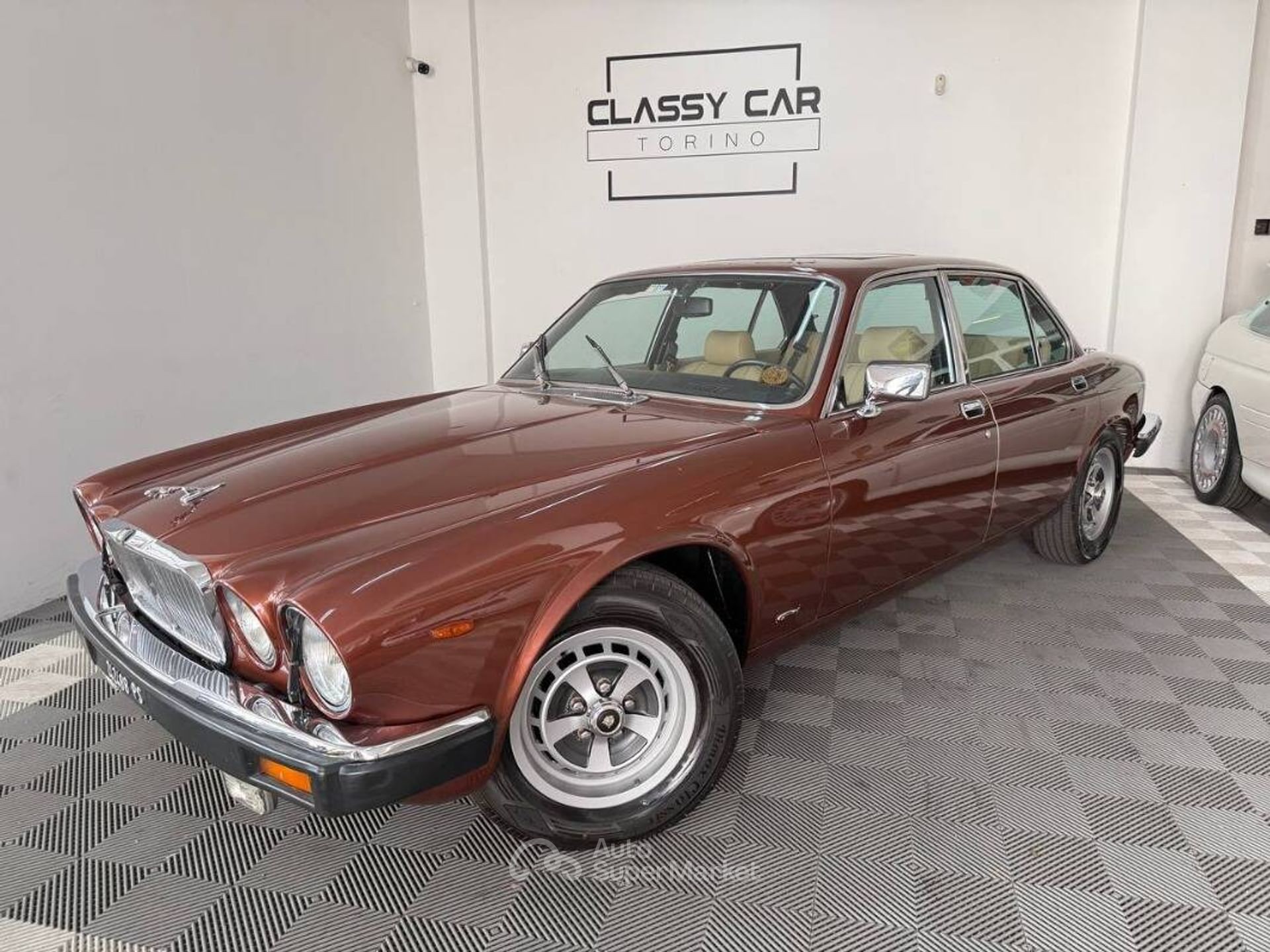 Jaguar XJ6