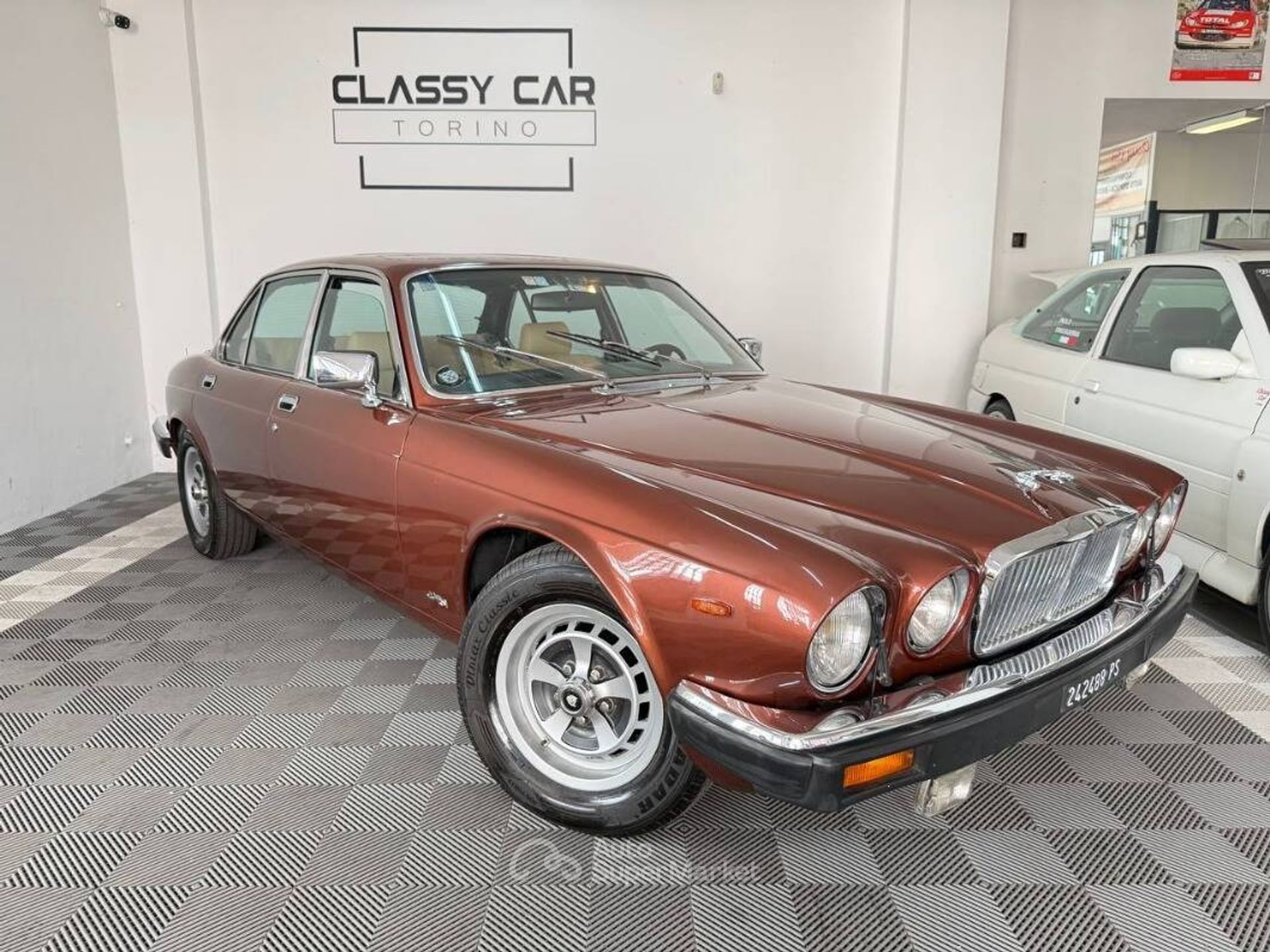 Jaguar XJ6