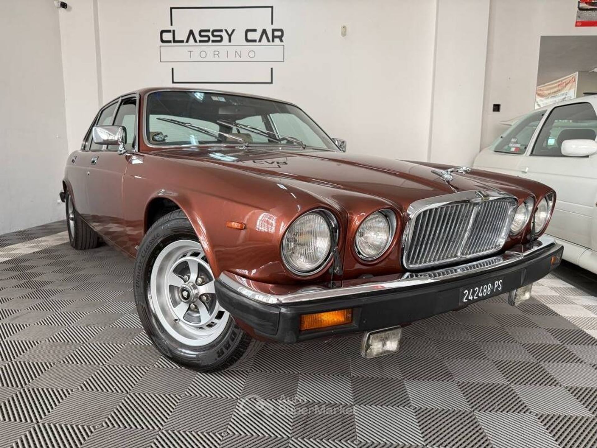 Jaguar XJ6
