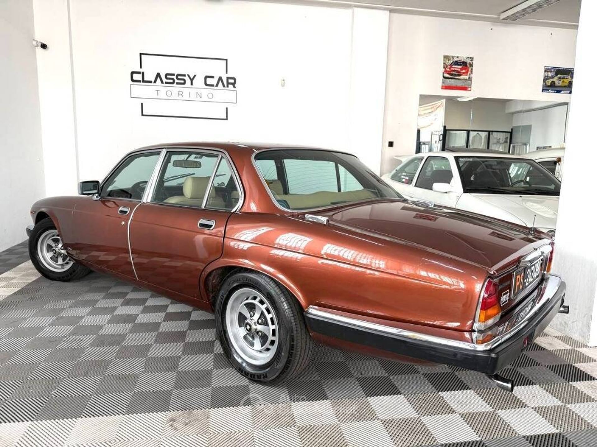 Jaguar XJ6
