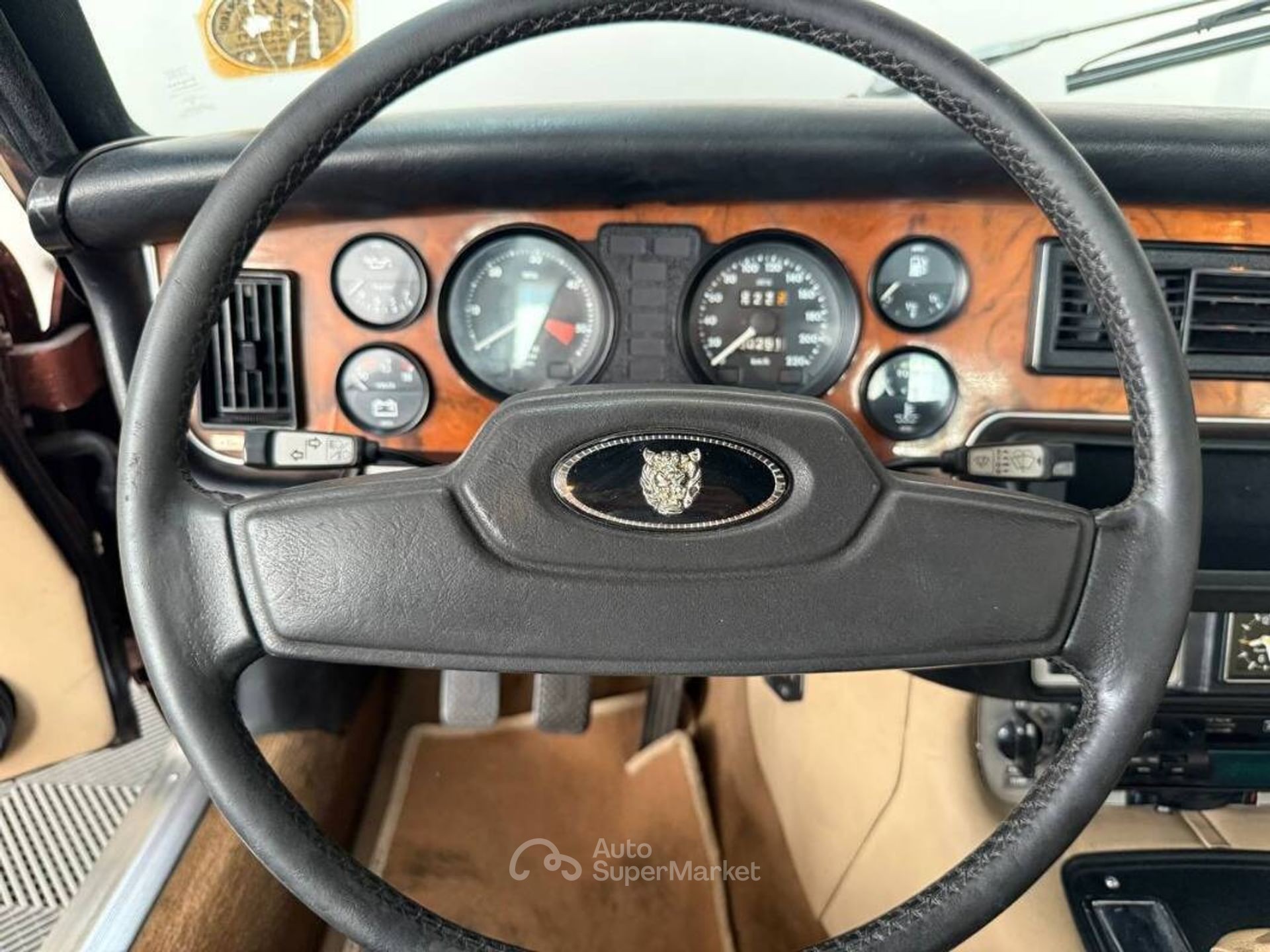 Jaguar XJ6