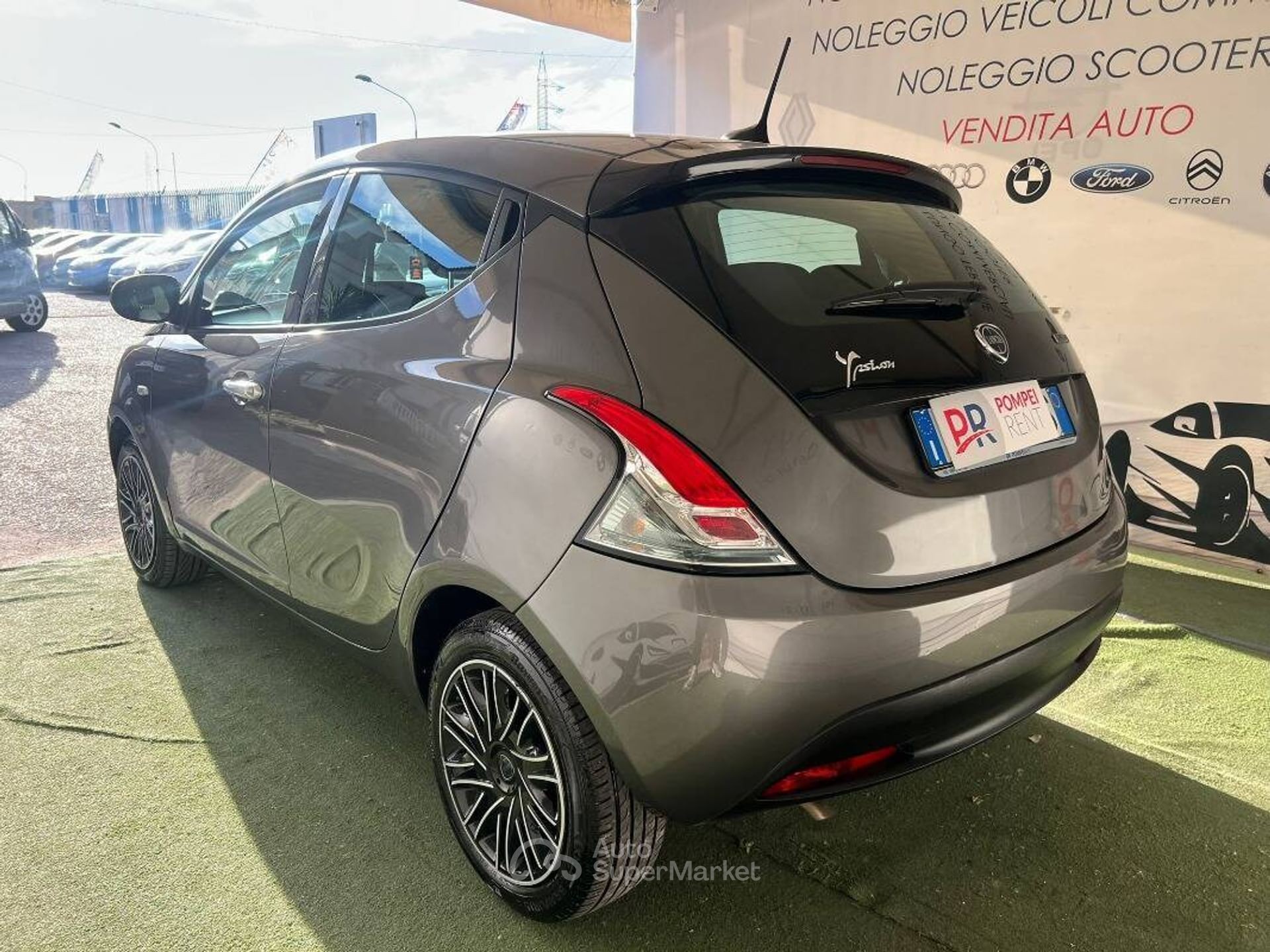 Lancia Ypsilon