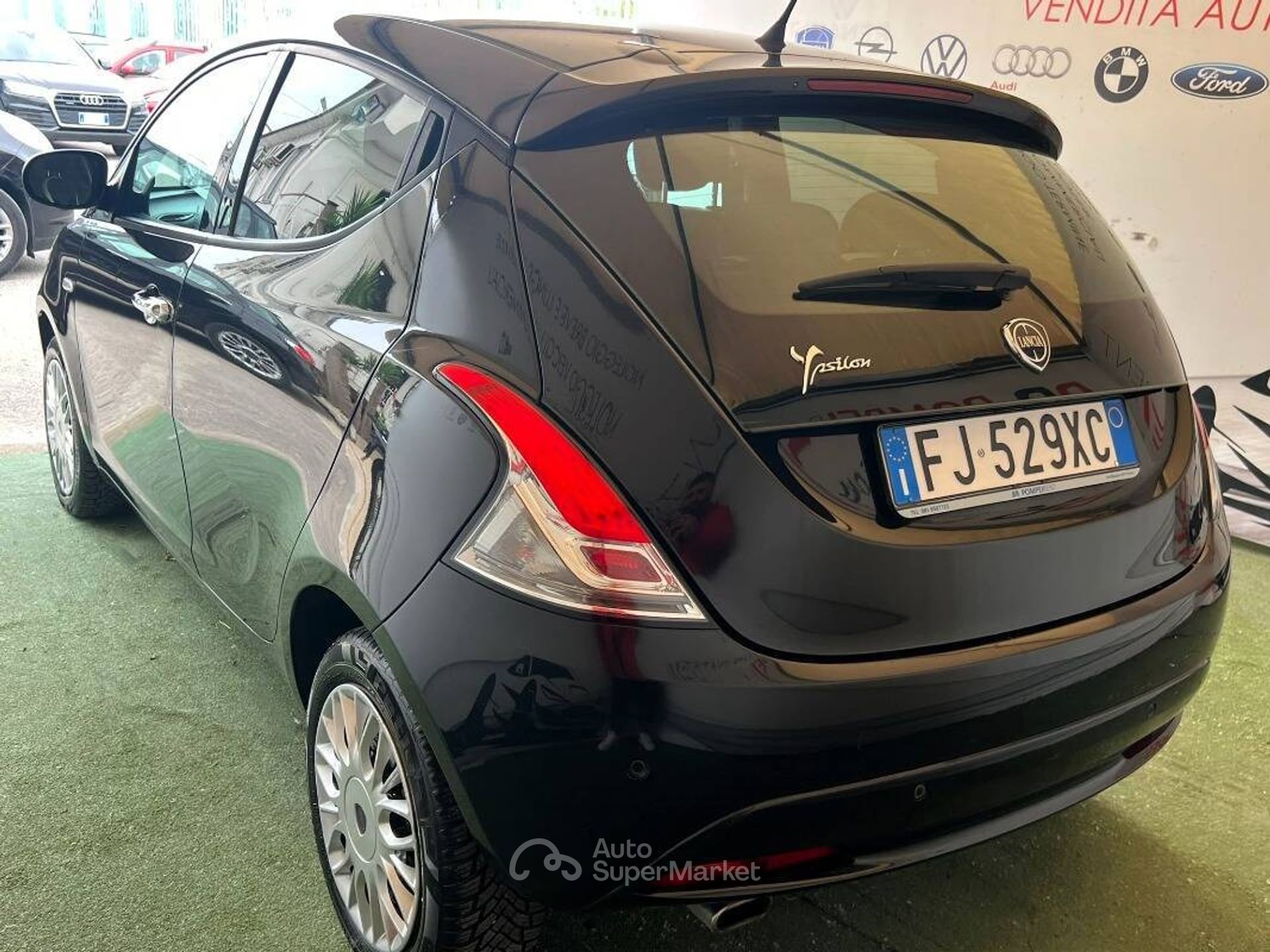 Lancia Ypsilon