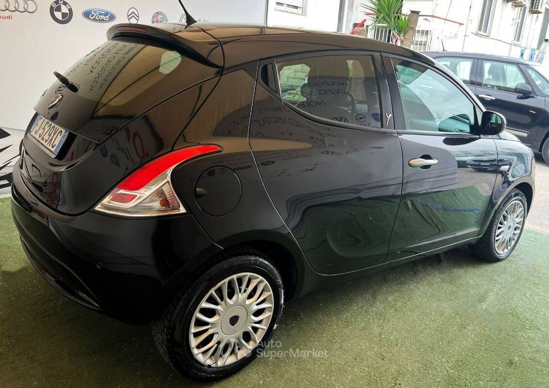 Lancia Ypsilon