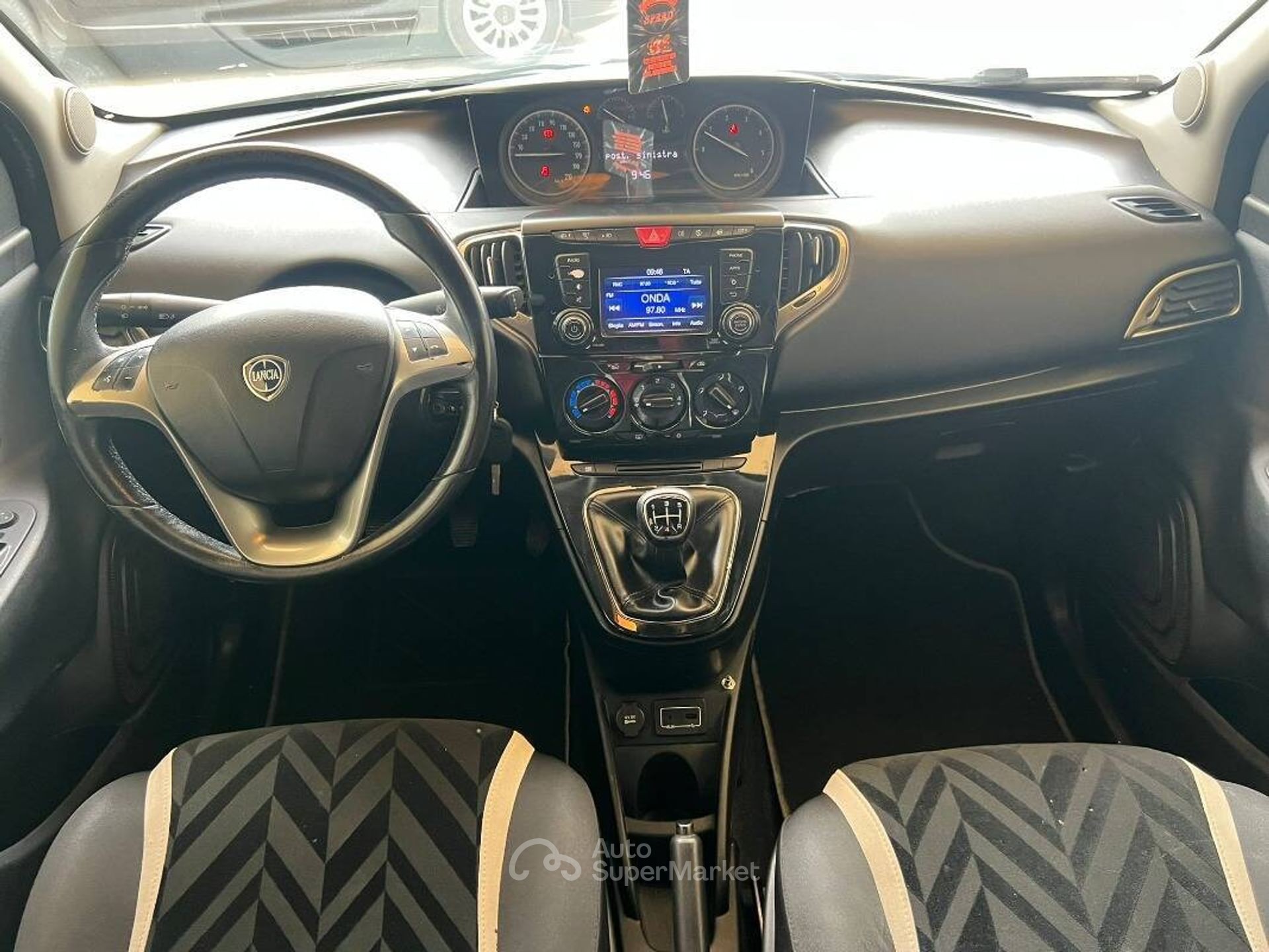 Lancia Ypsilon