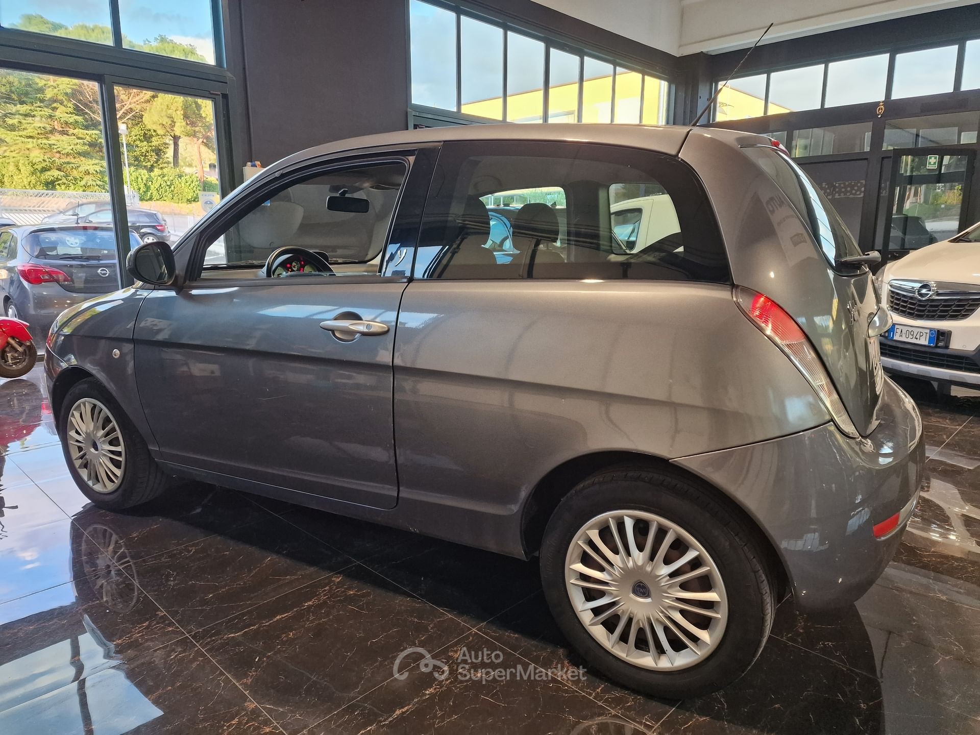 Lancia Ypsilon