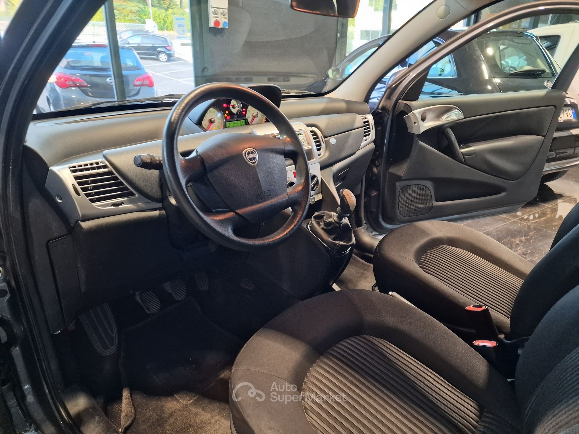 Lancia Ypsilon