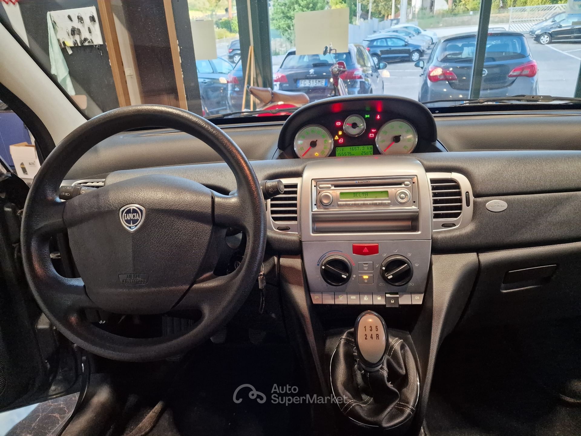 Lancia Ypsilon