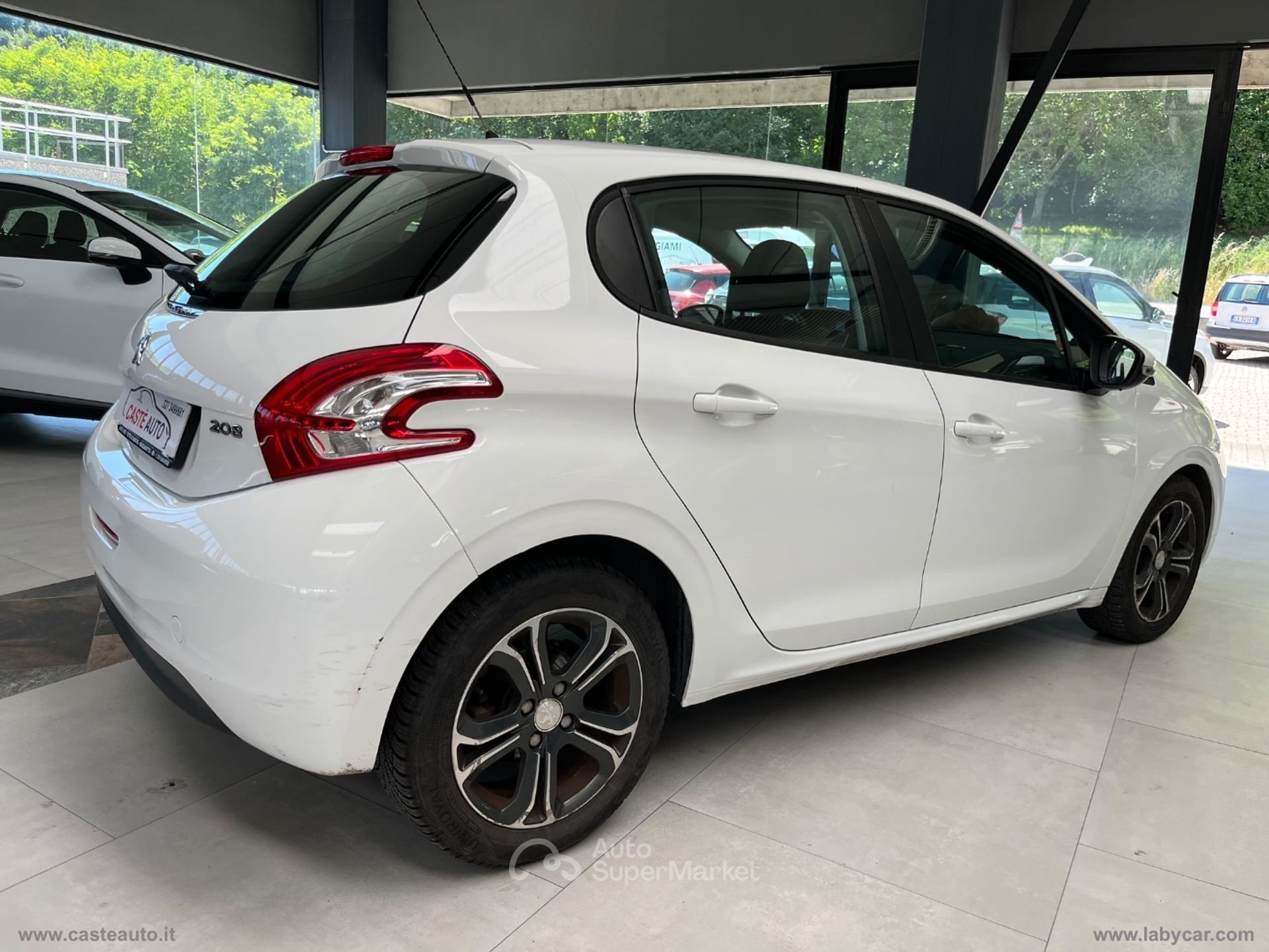 Peugeot 208