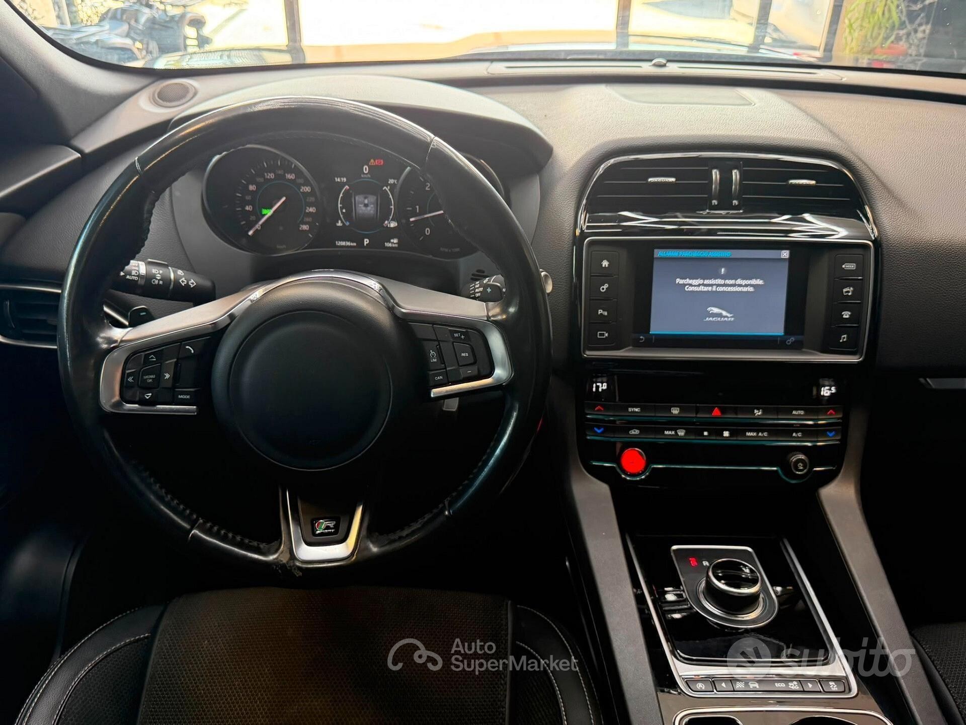 Jaguar F-Pace
