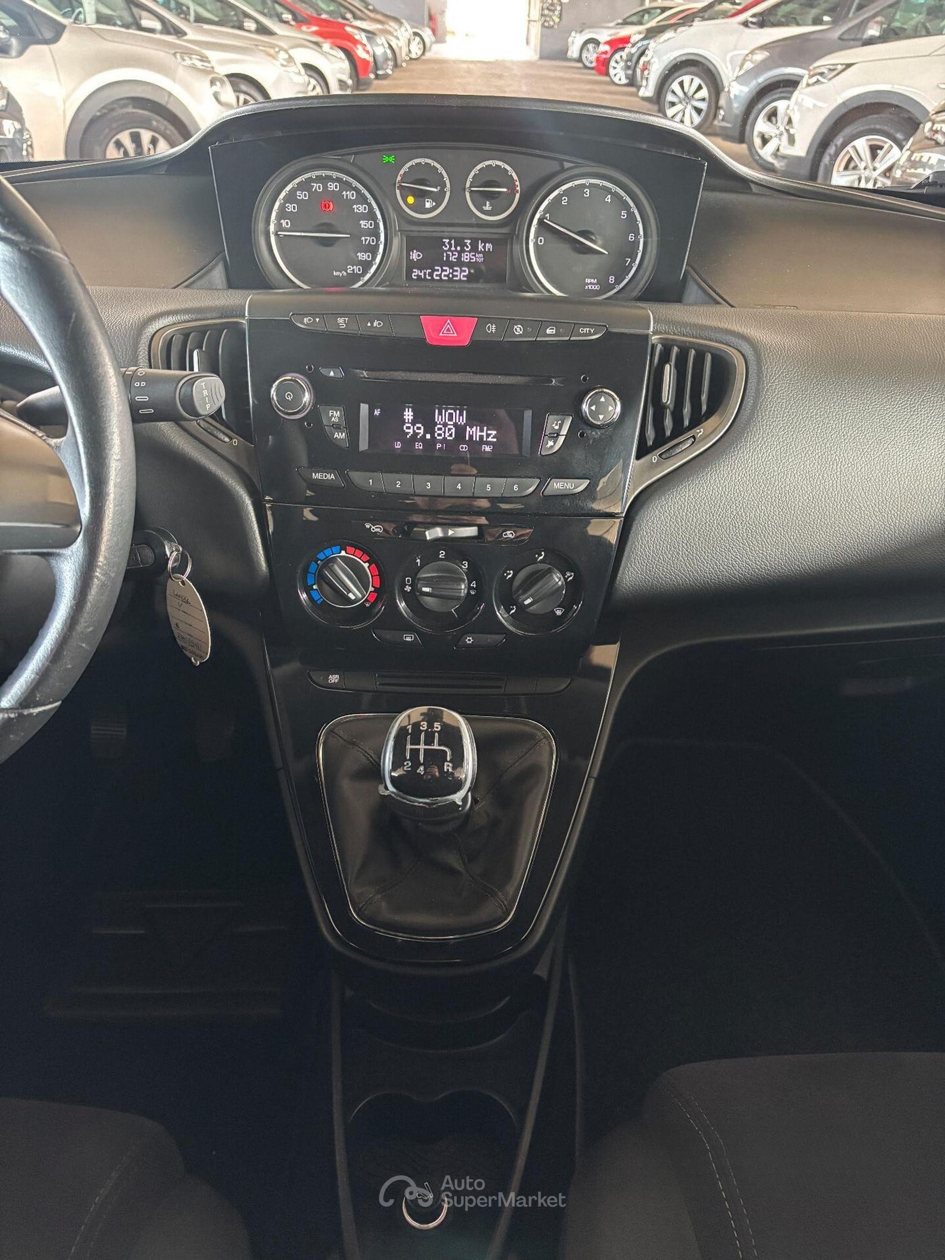 Lancia Ypsilon
