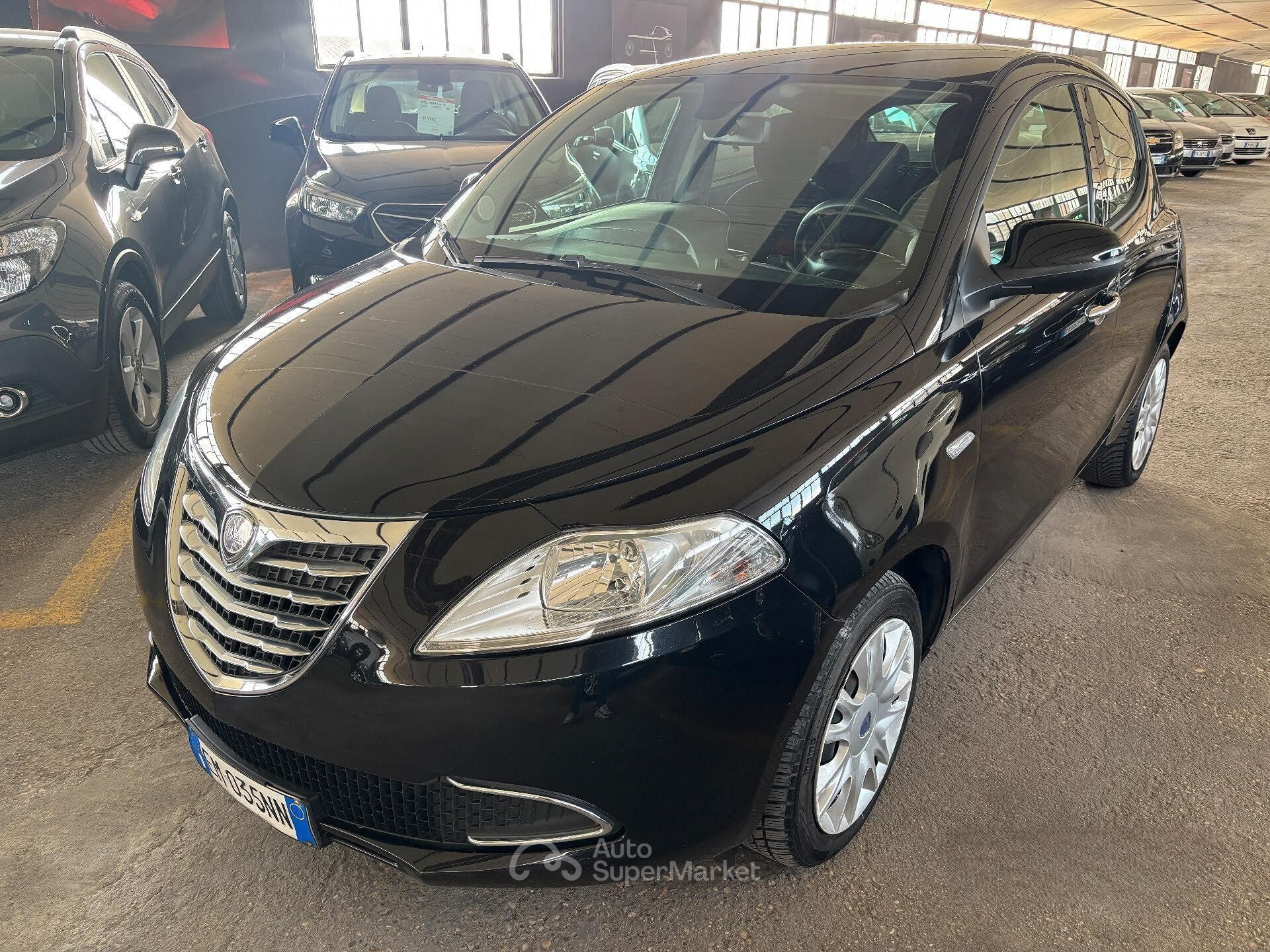 Lancia Ypsilon
