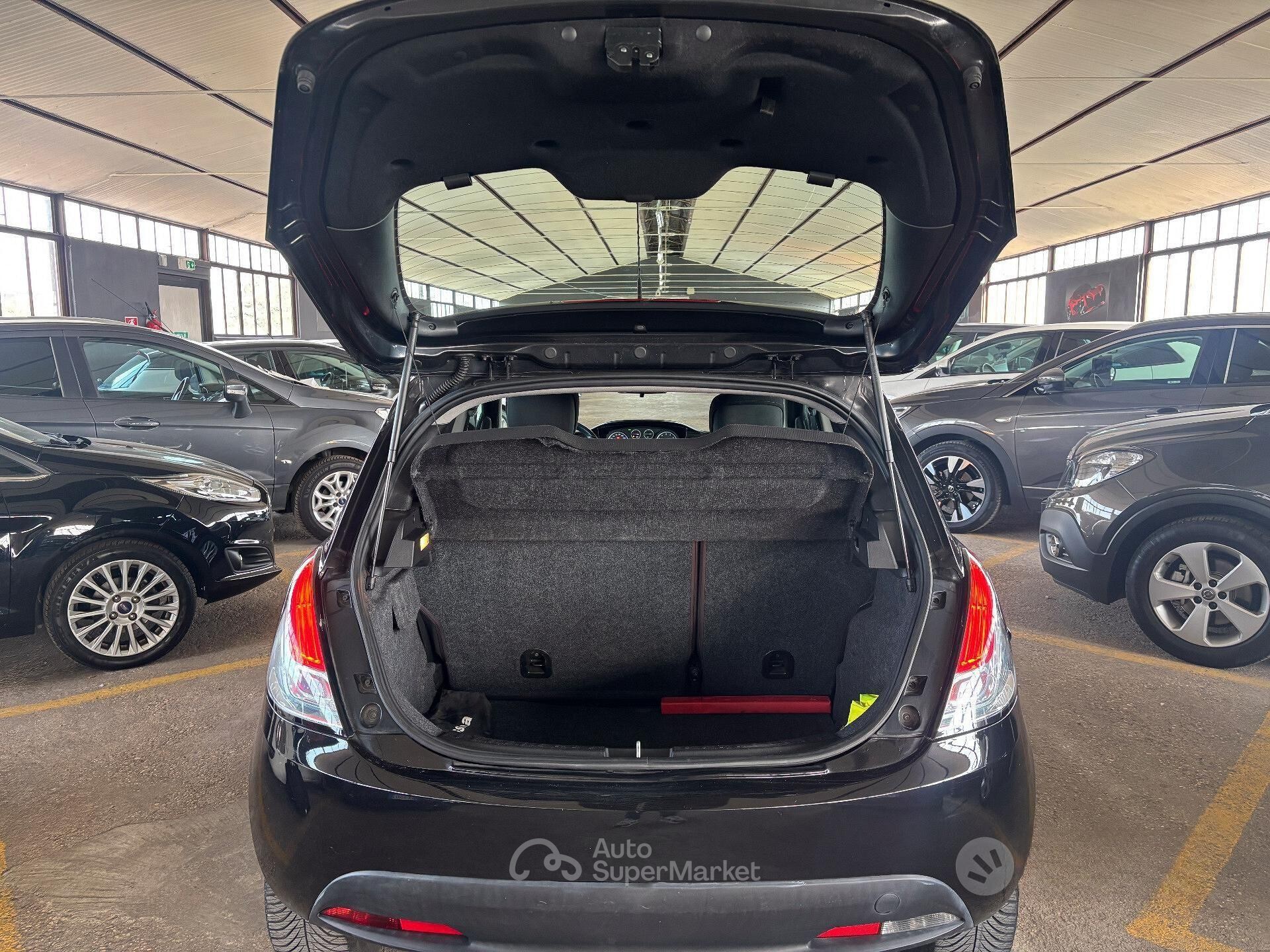 Lancia Ypsilon