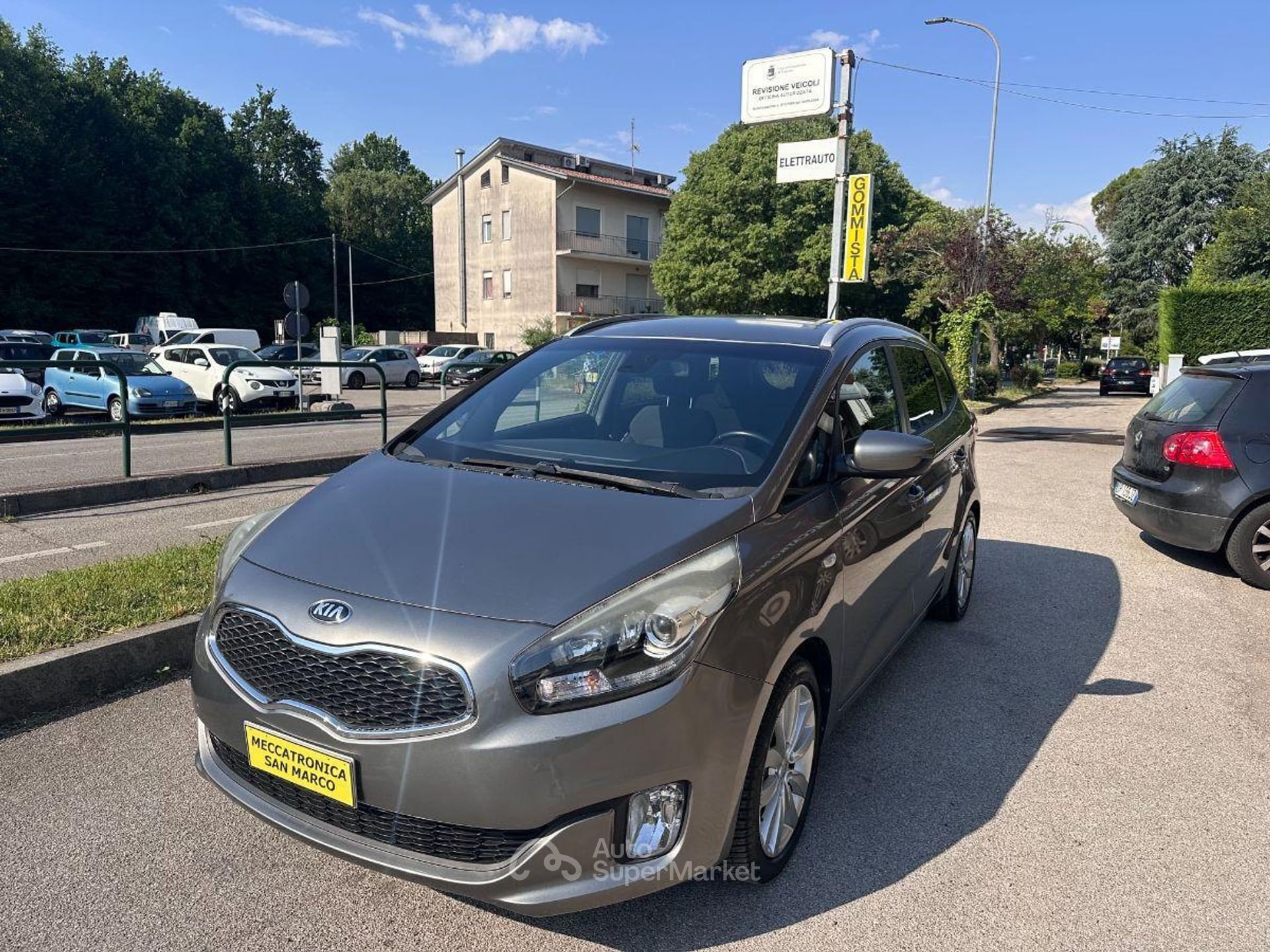 Kia Carens