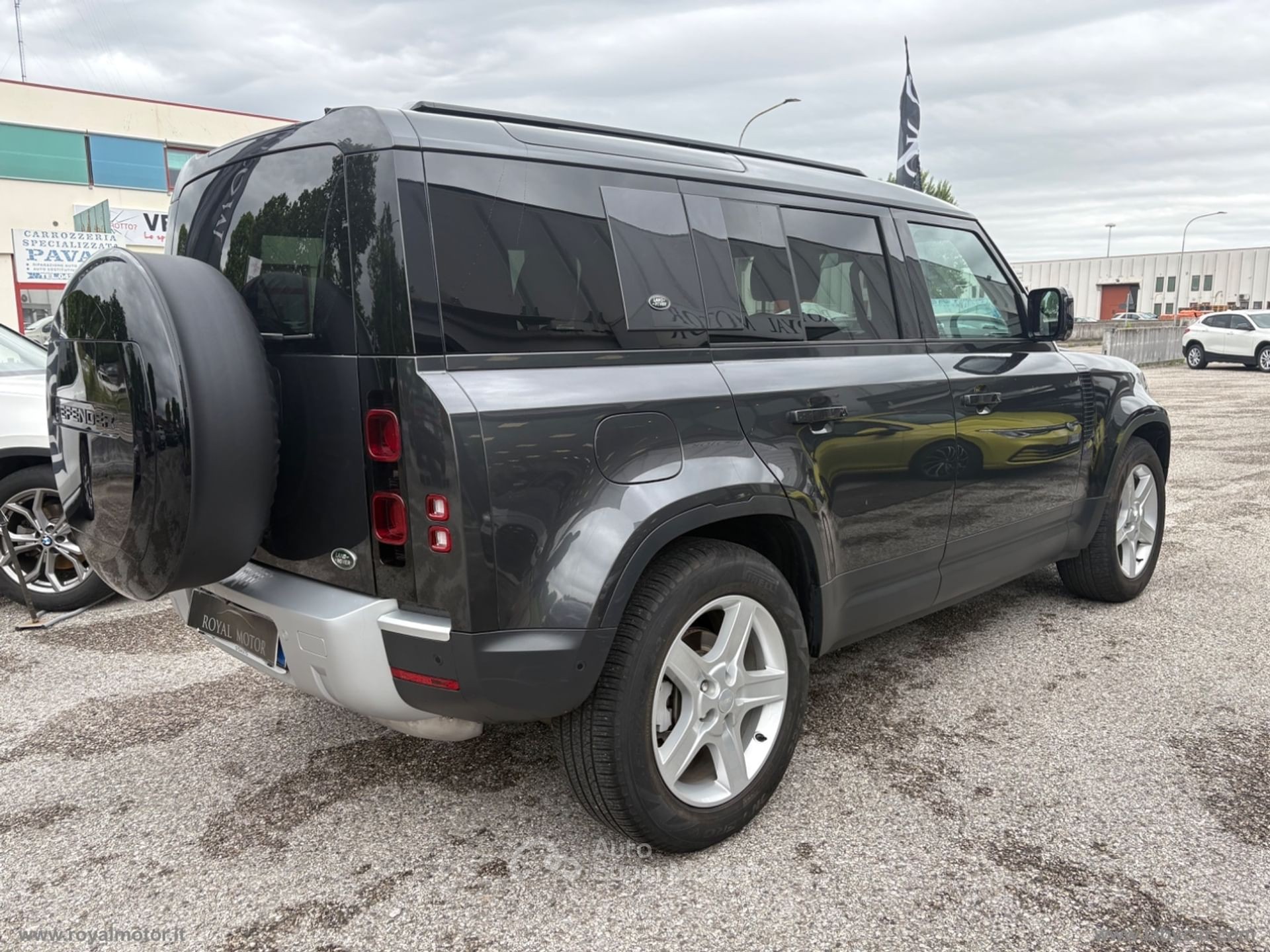 Land Rover Defender