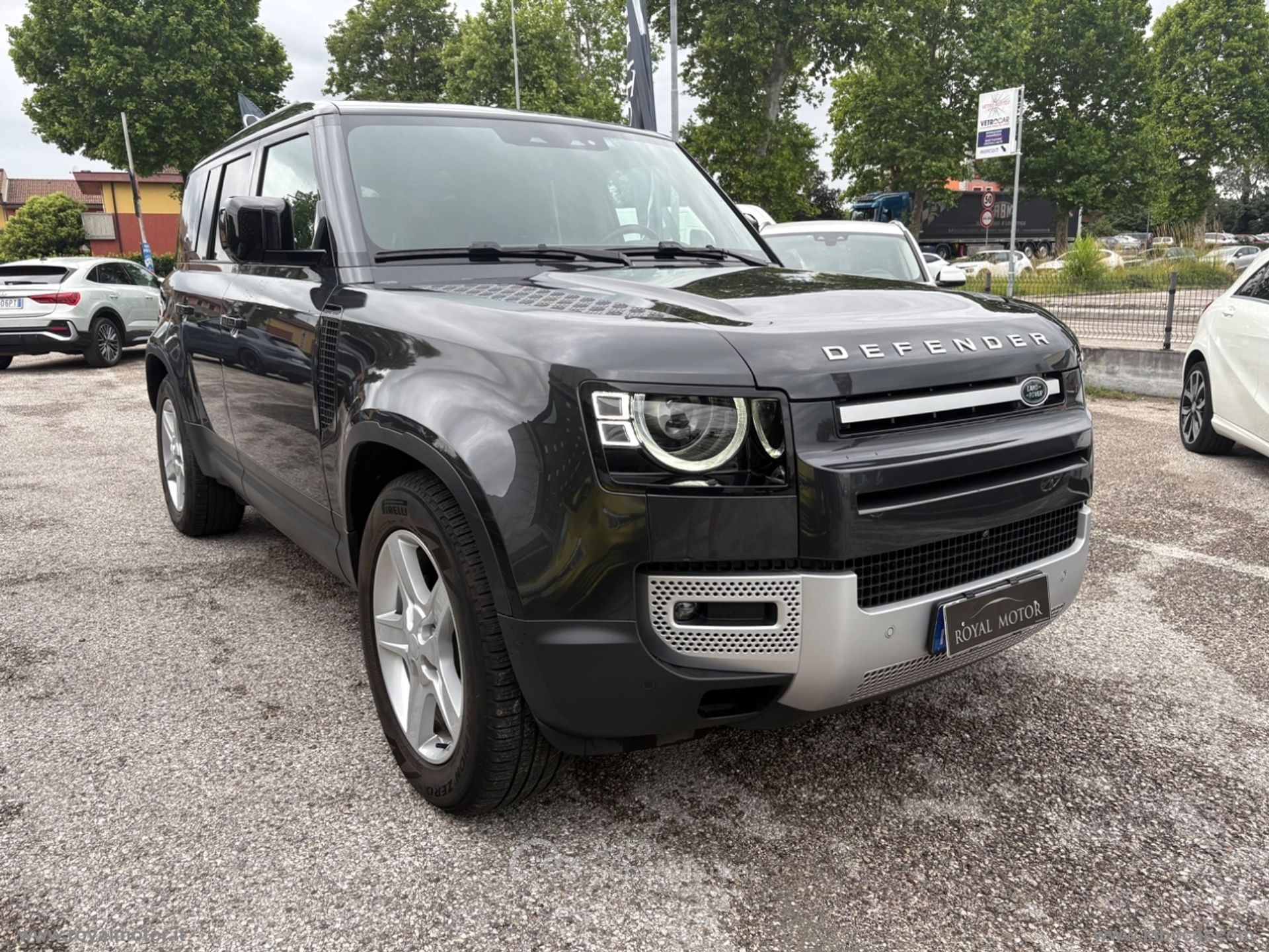 Land Rover Defender