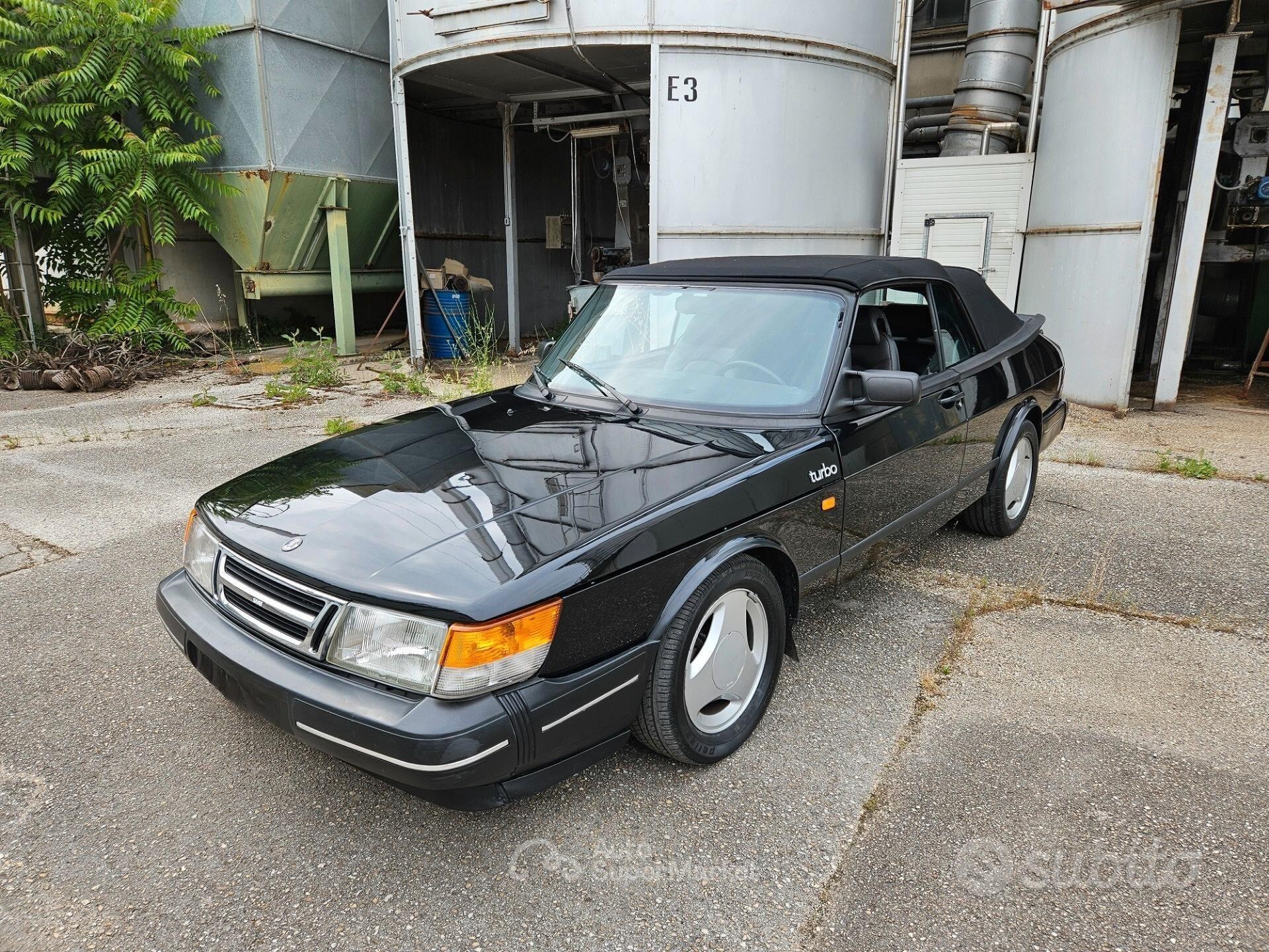 Saab 900