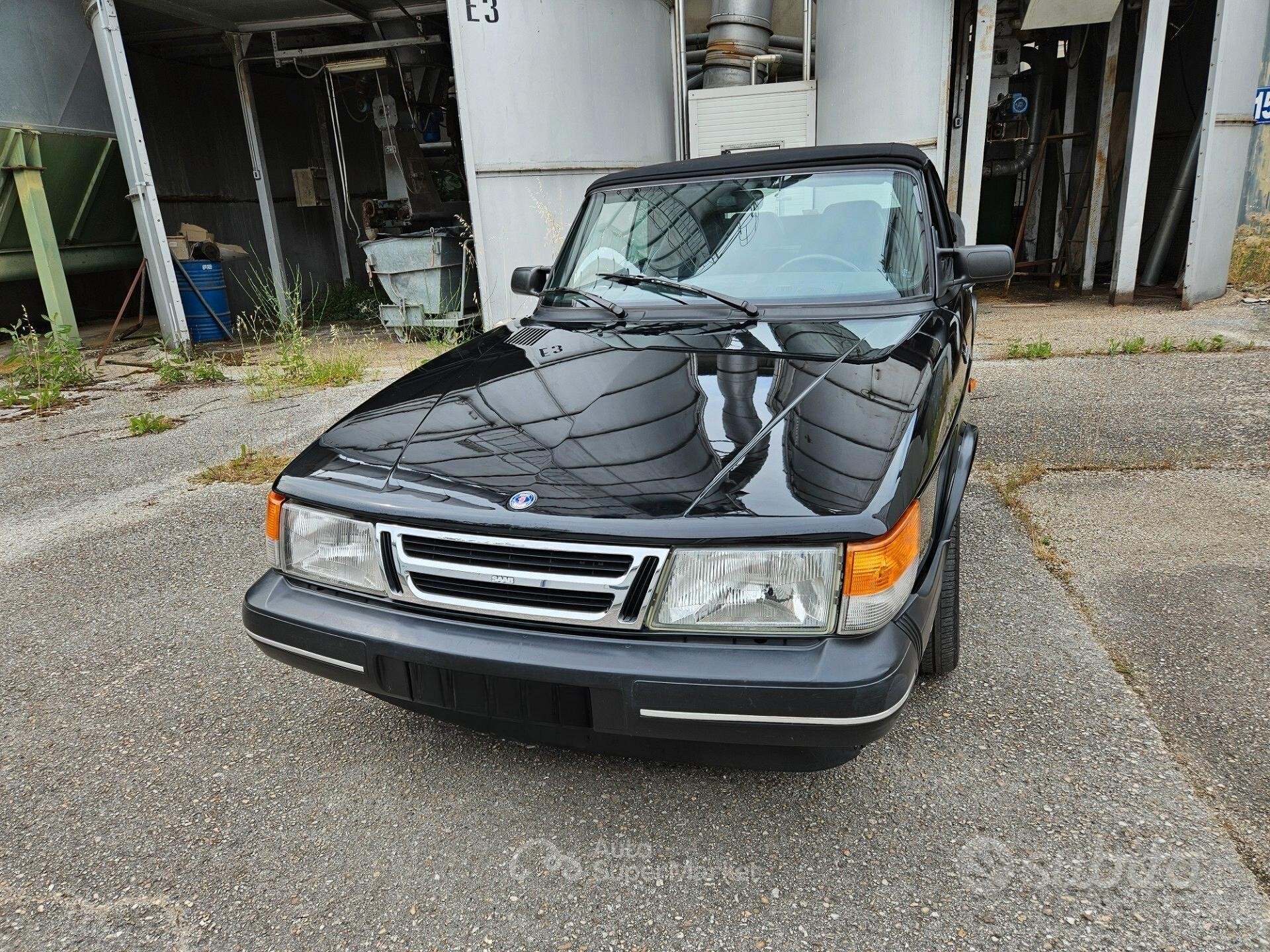 Saab 900