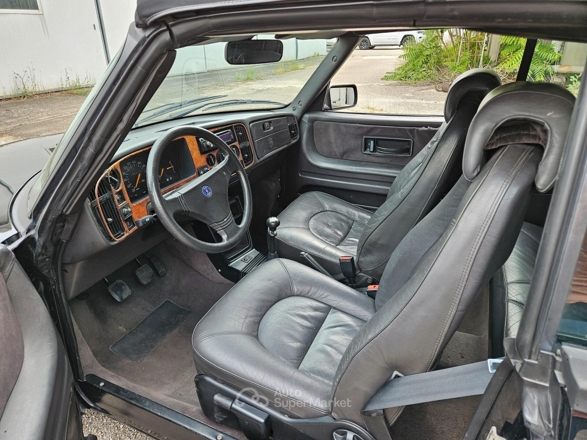 Saab 900
