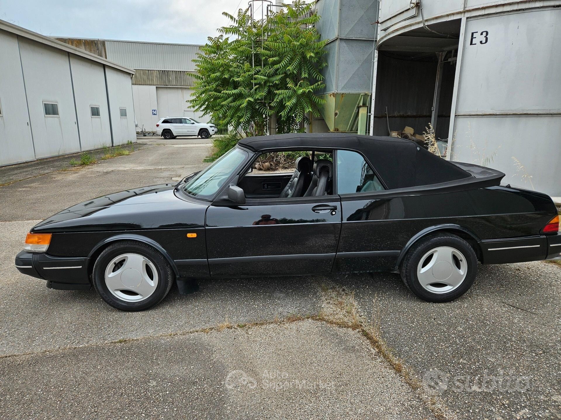Saab 900