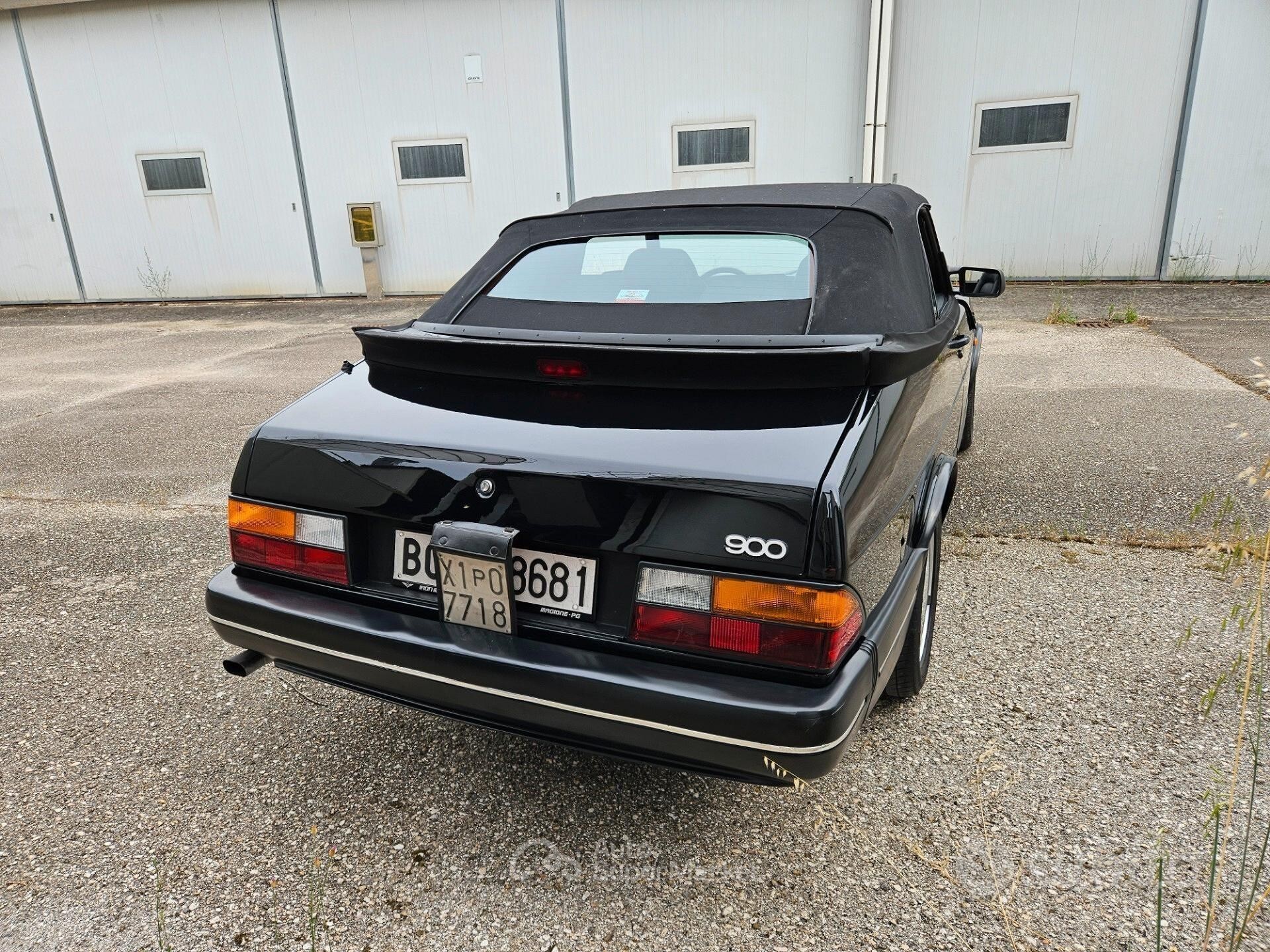 Saab 900