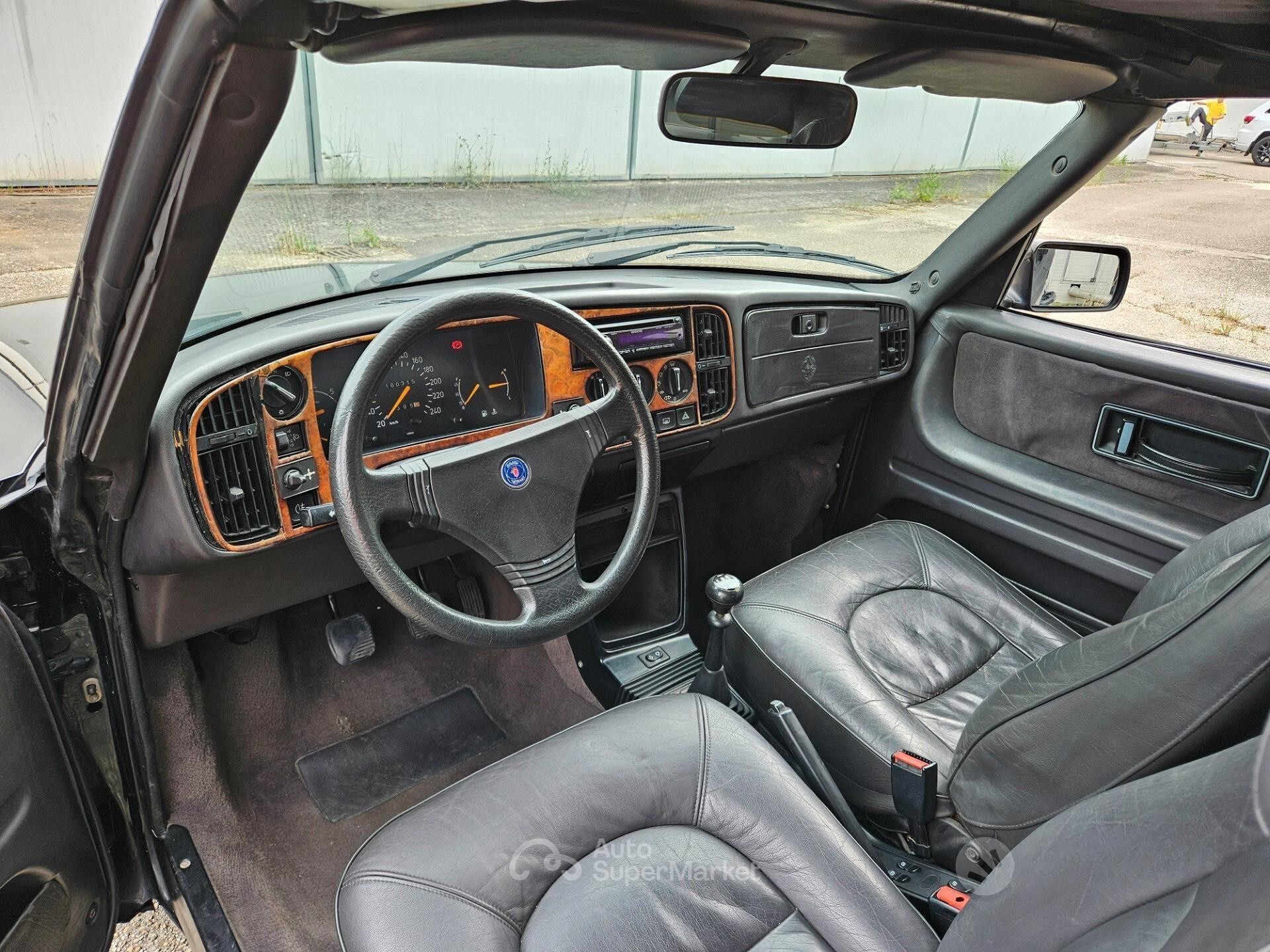 Saab 900