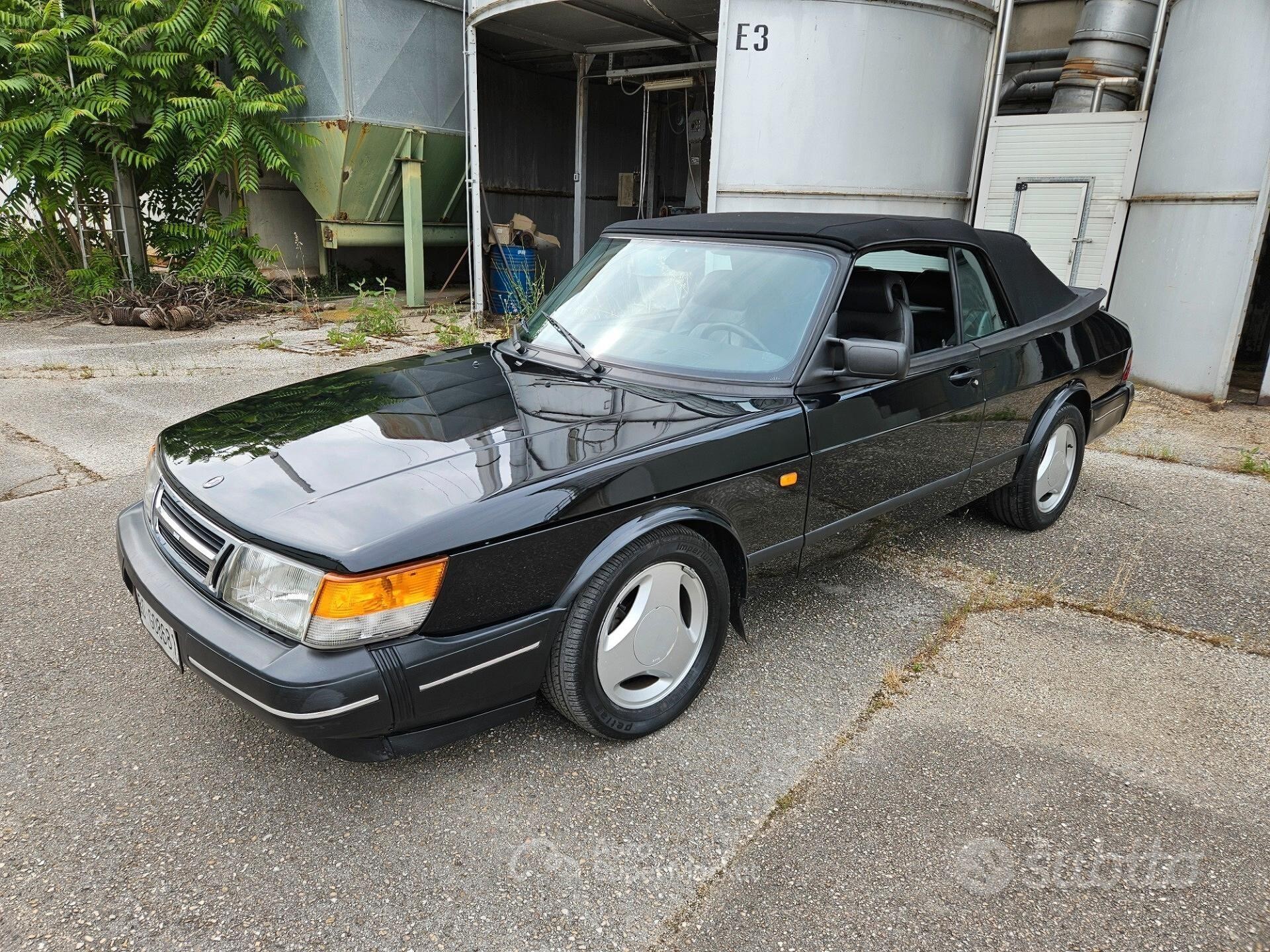 Saab 900