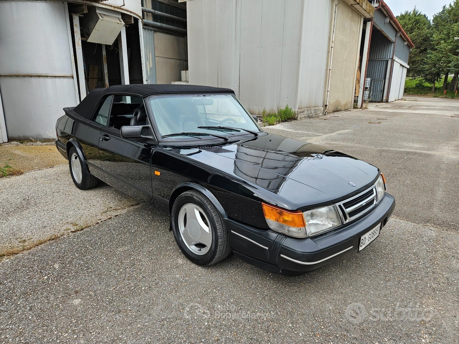 Saab 900