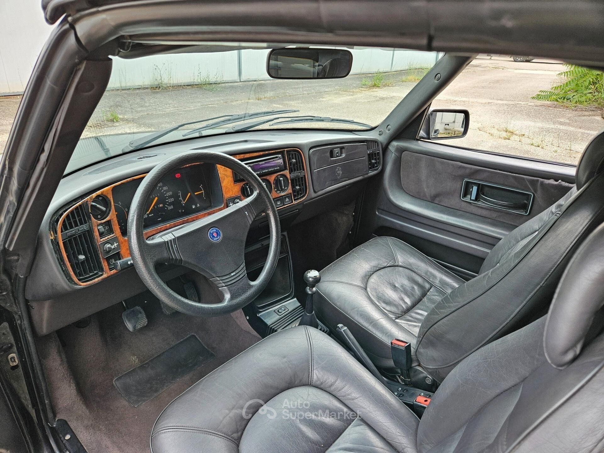 Saab 900